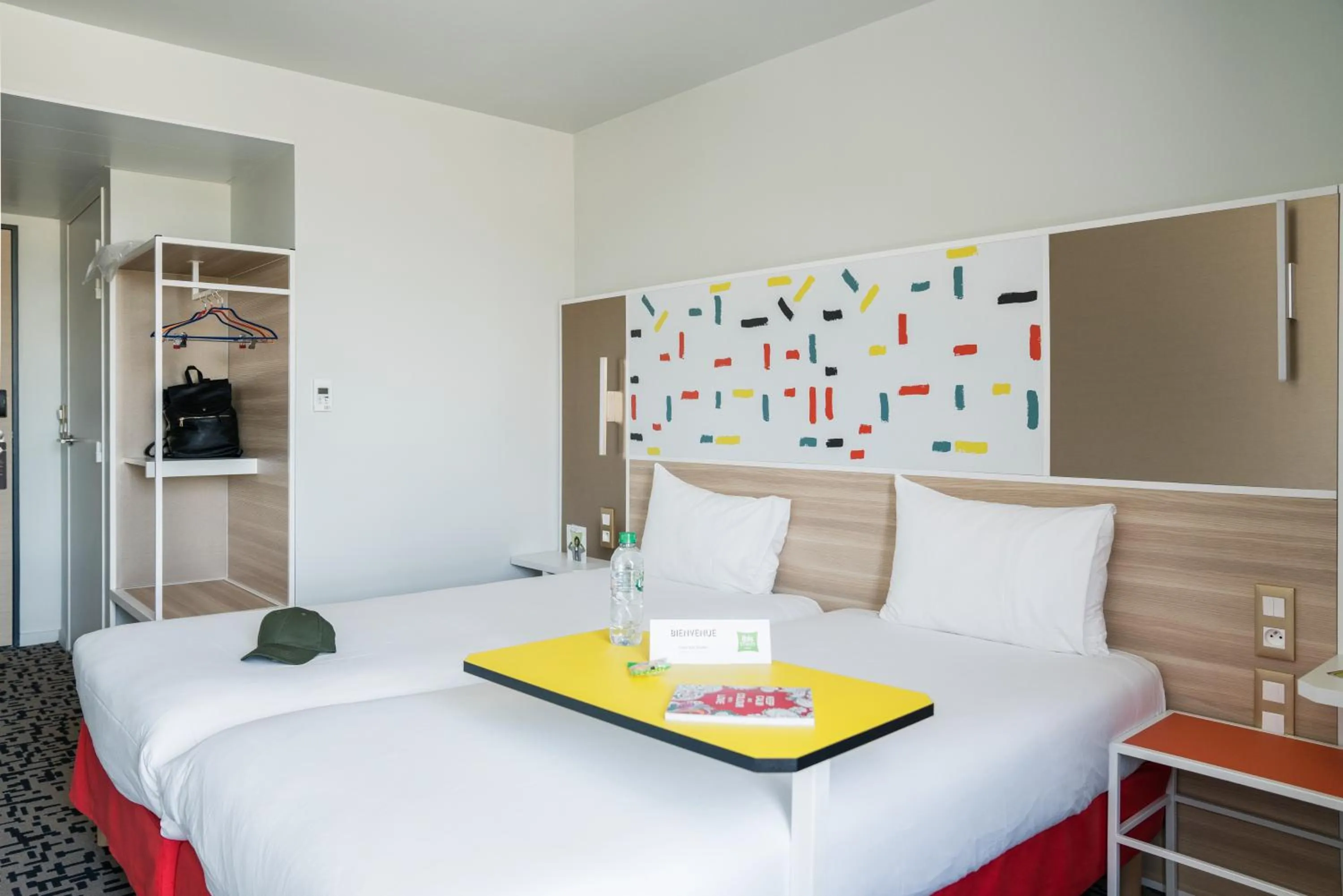 Bed in ibis Styles Guyancourt Versailles