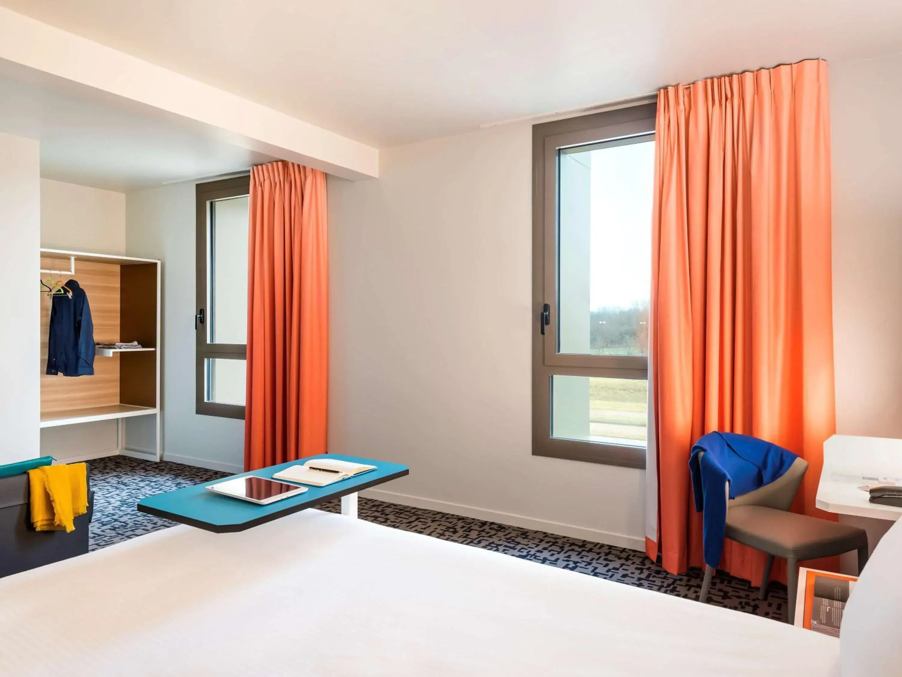 Photo of the whole room, Bed in ibis Styles Guyancourt Versailles Photo of the whole room, Bed in ibis Styles Guyancourt Versailles