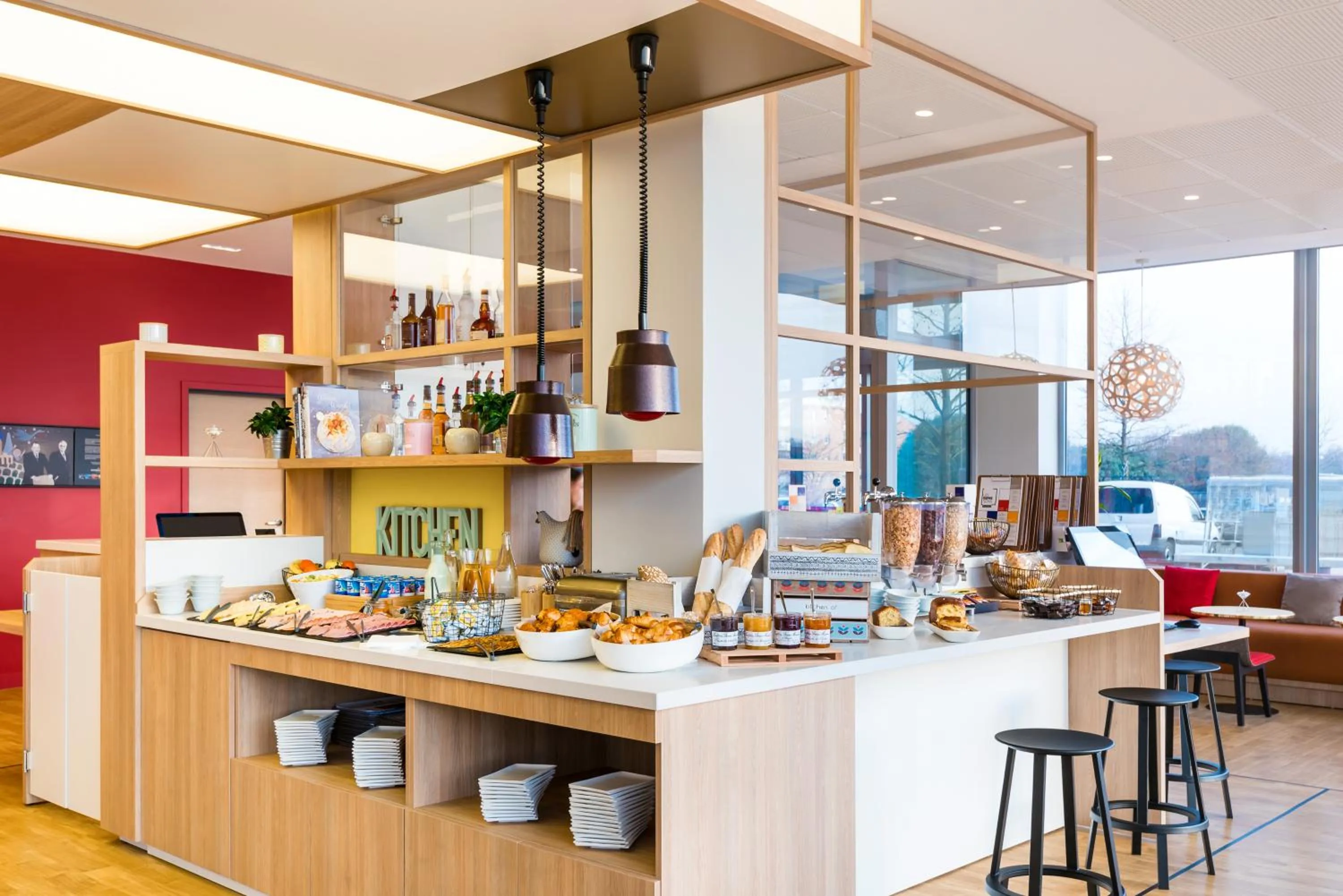 Restaurant/places to eat in ibis Styles Guyancourt Versailles