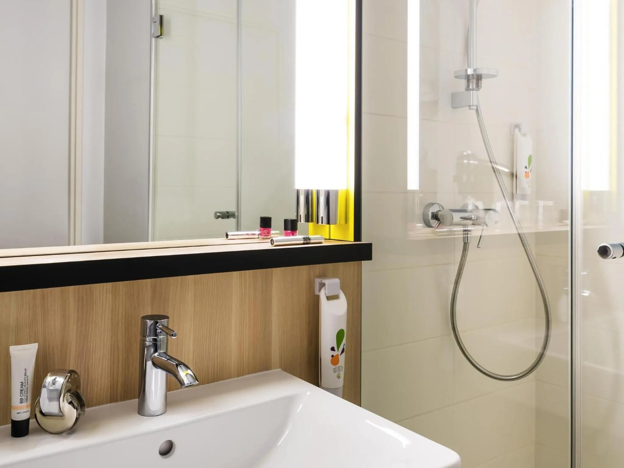 Bedroom in ibis Styles Guyancourt Versailles