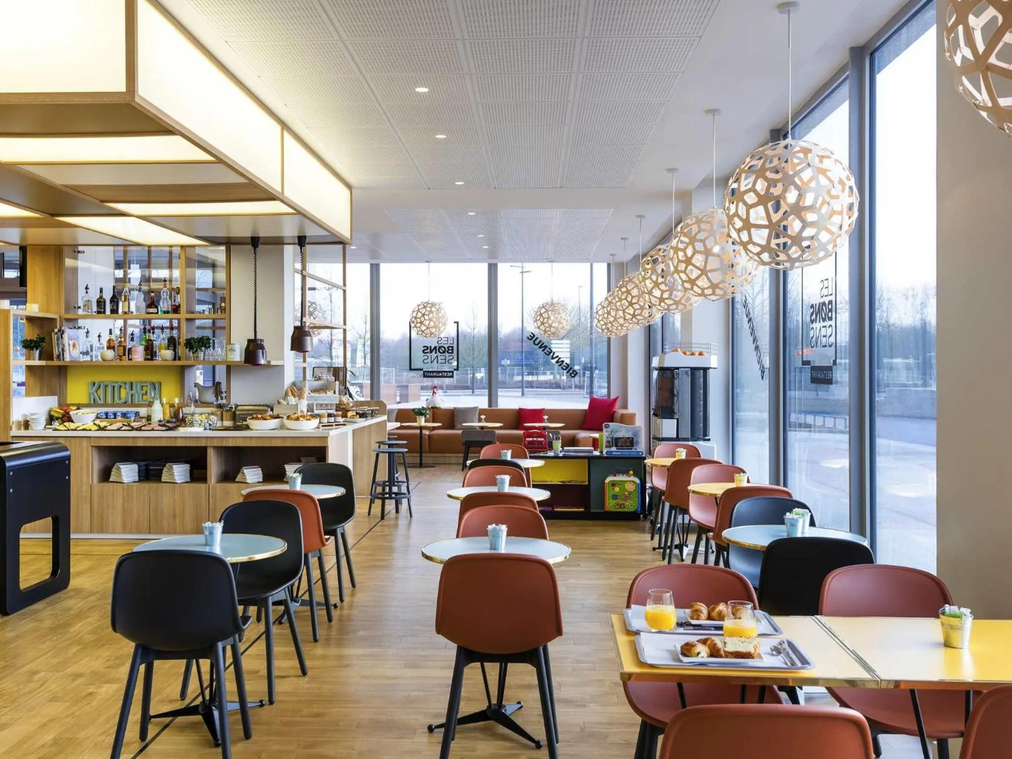 Restaurant/places to eat in ibis Styles Versailles Guyancourt