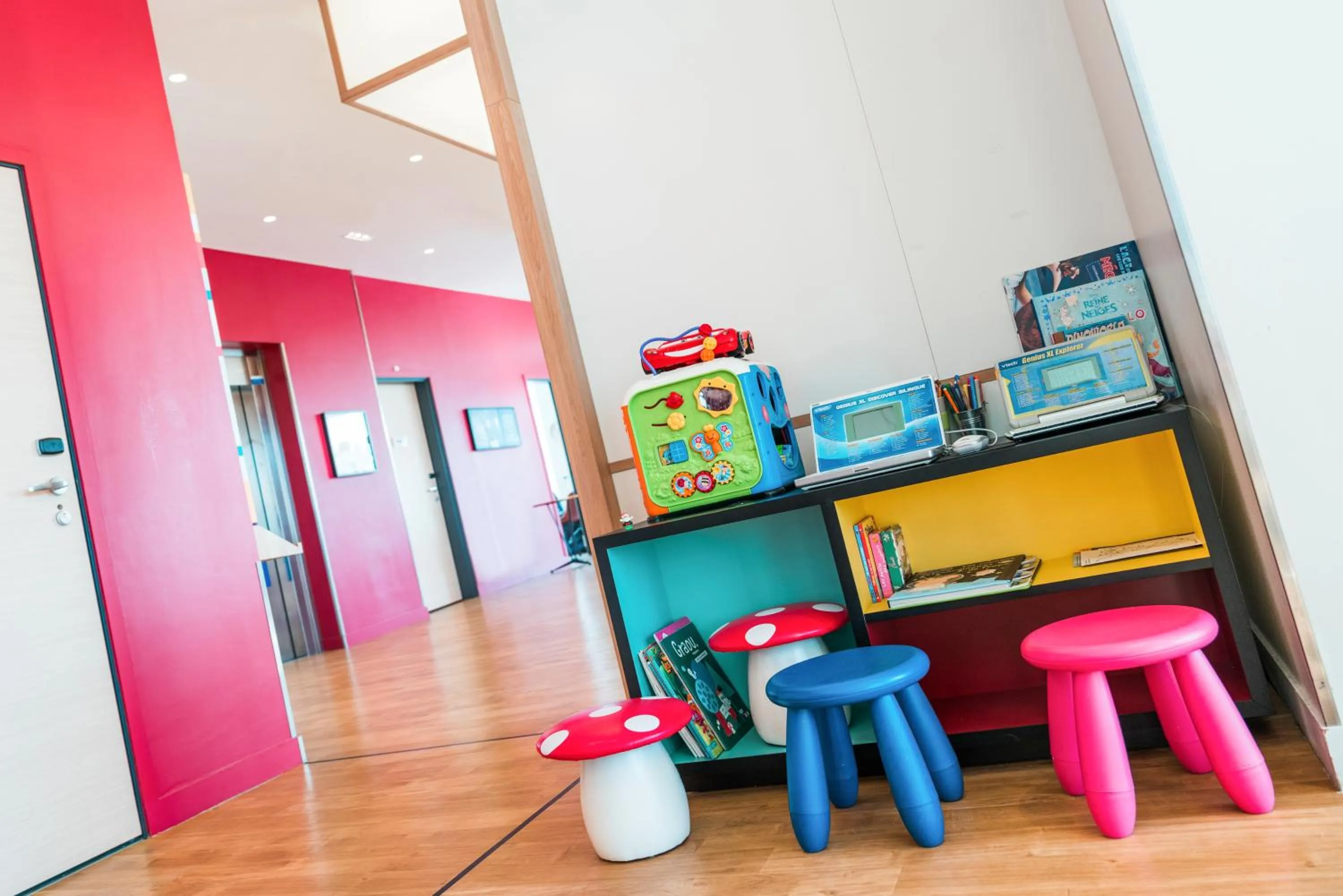 children in ibis Styles Guyancourt Versailles