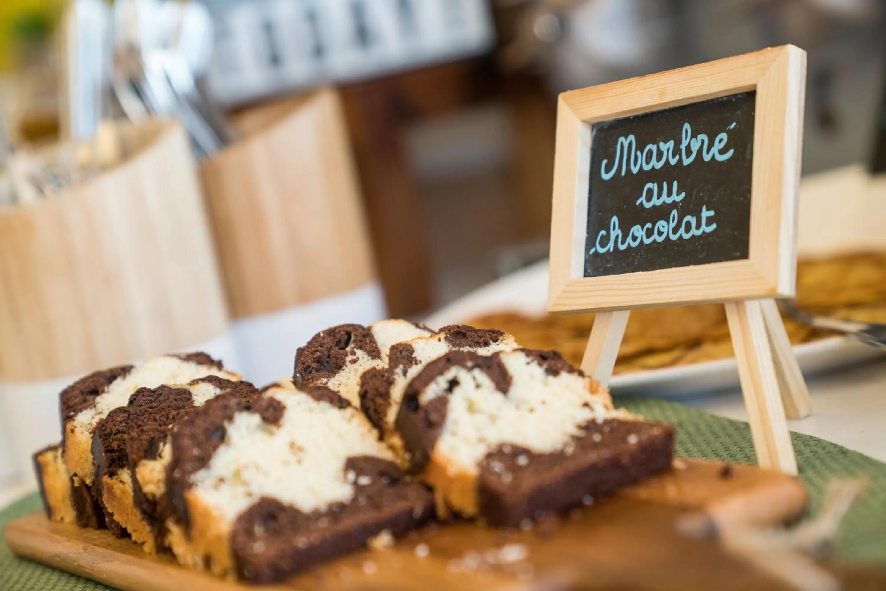 Breakfast in ibis Styles Guyancourt Versailles