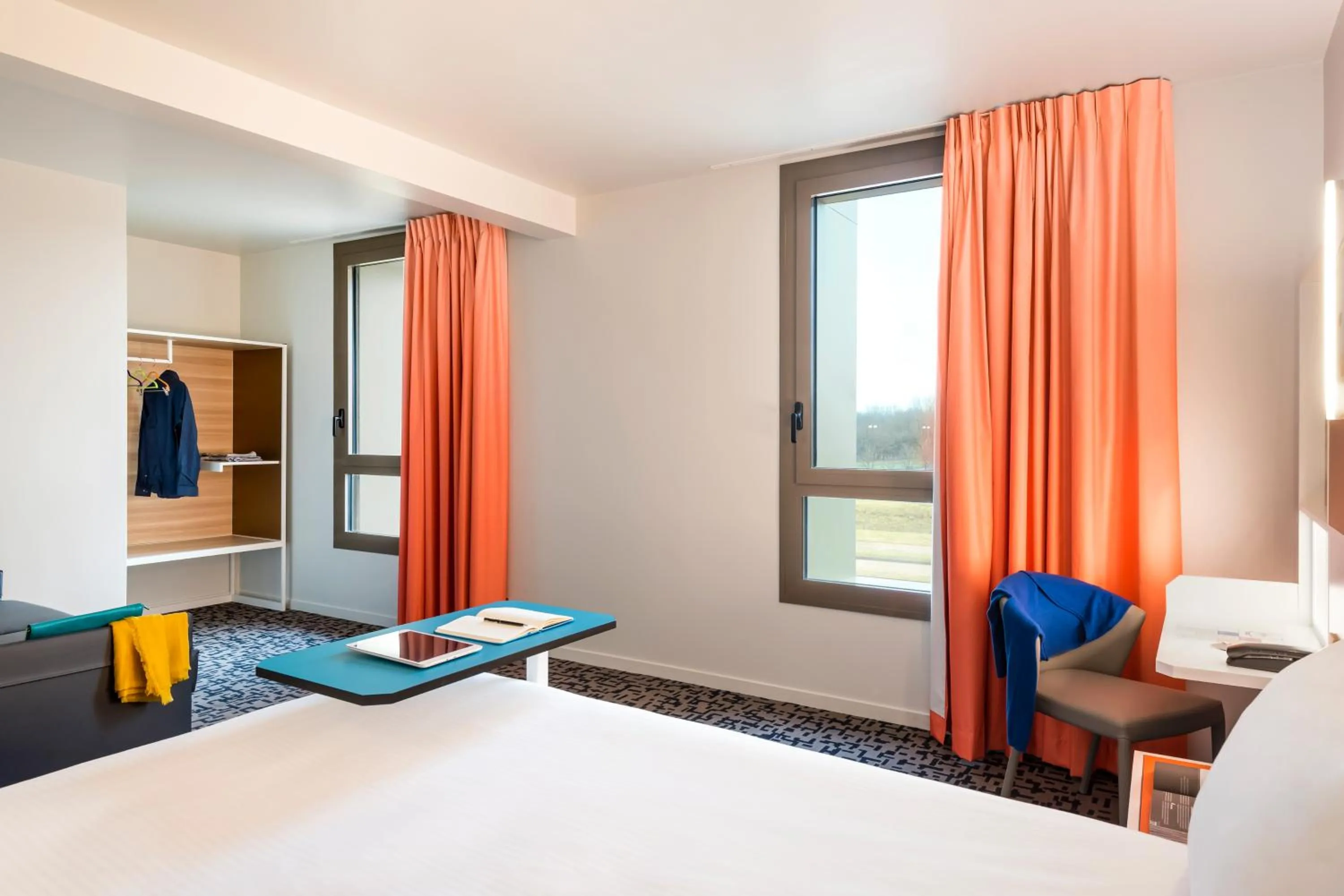 Bedroom, Bed in ibis Styles Guyancourt Versailles