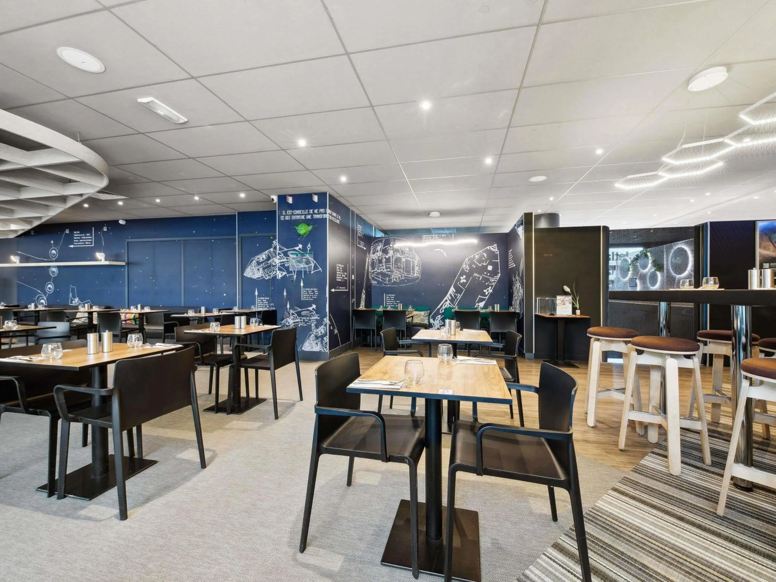 Restaurant/places to eat in ibis Styles Paris Charles de Gaulle Airport