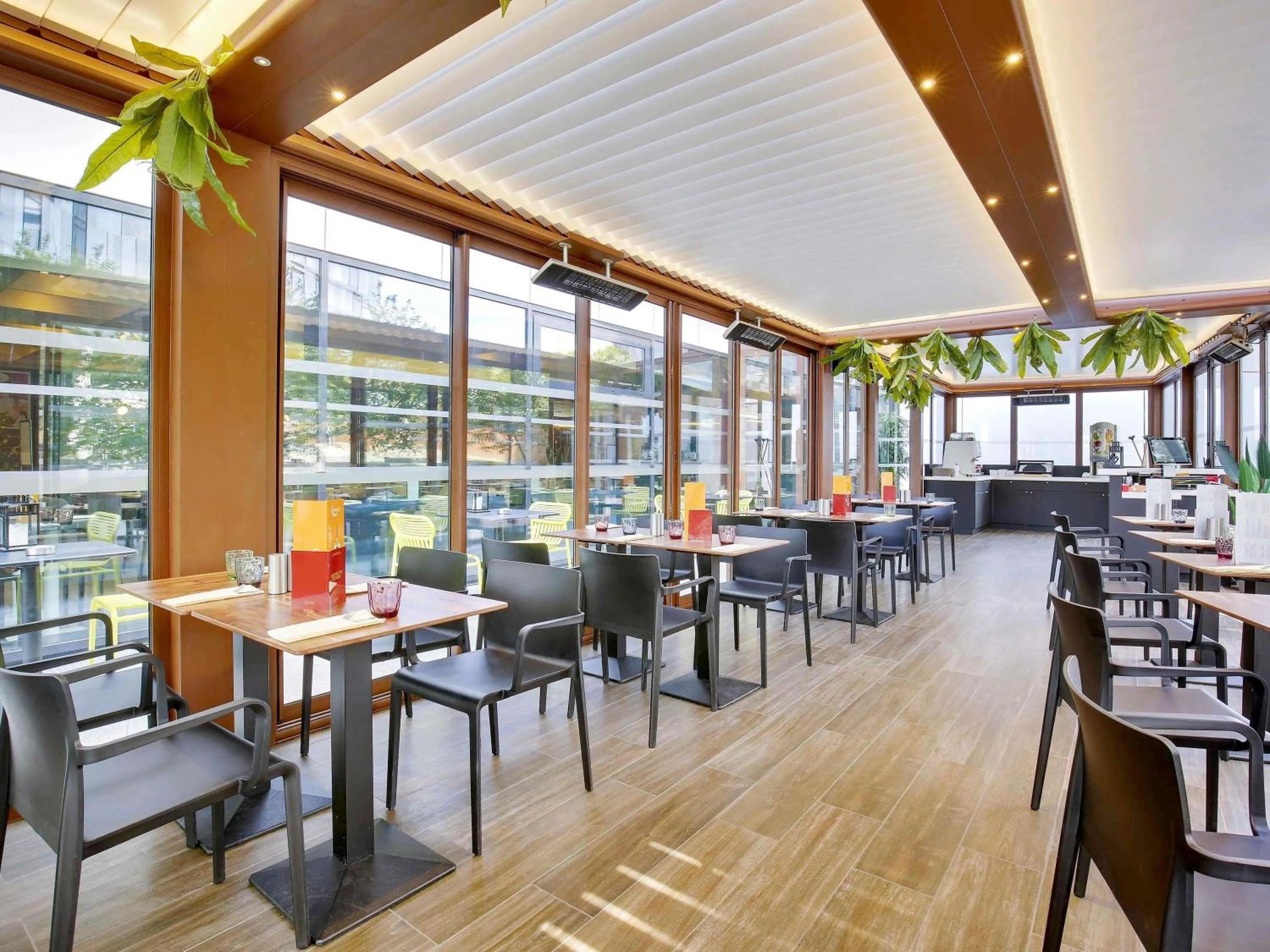 Restaurant/places to eat in ibis Styles Paris Charles de Gaulle Airport