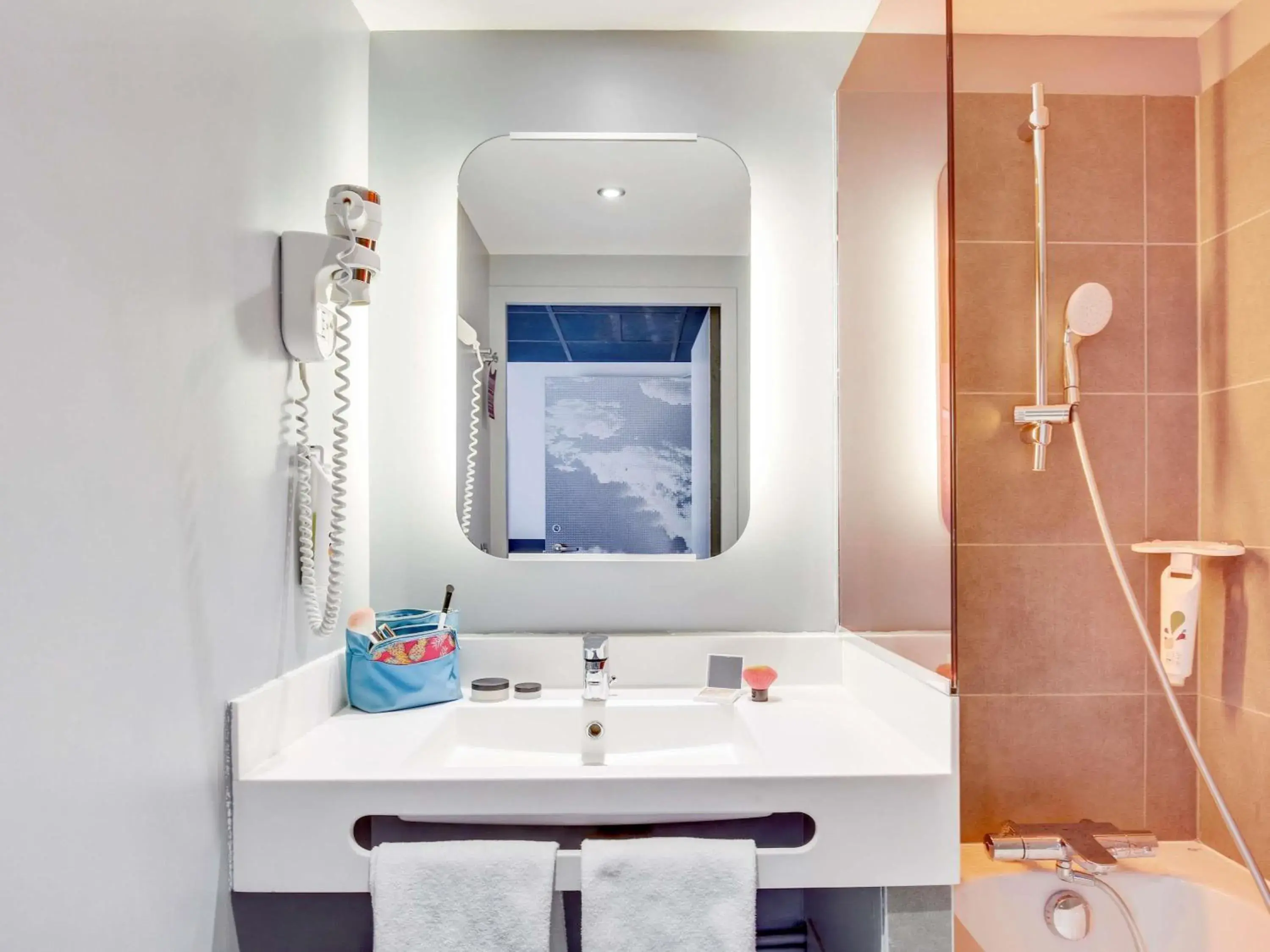 Bedroom in ibis Styles Paris Charles de Gaulle Airport Bedroom in ibis Styles Paris Charles de Gaulle Airport