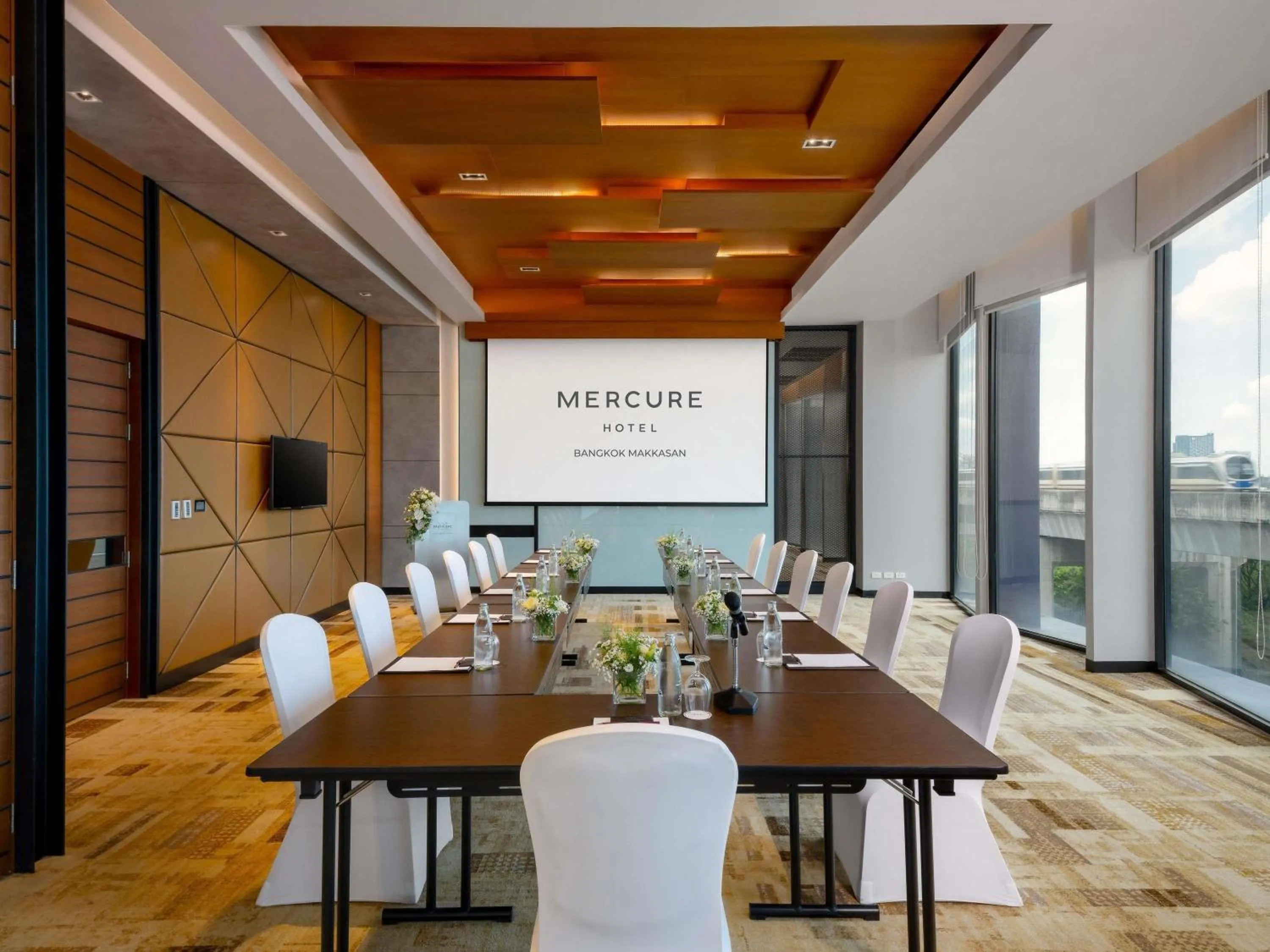 Meeting/conference room in Mercure Bangkok Makkasan