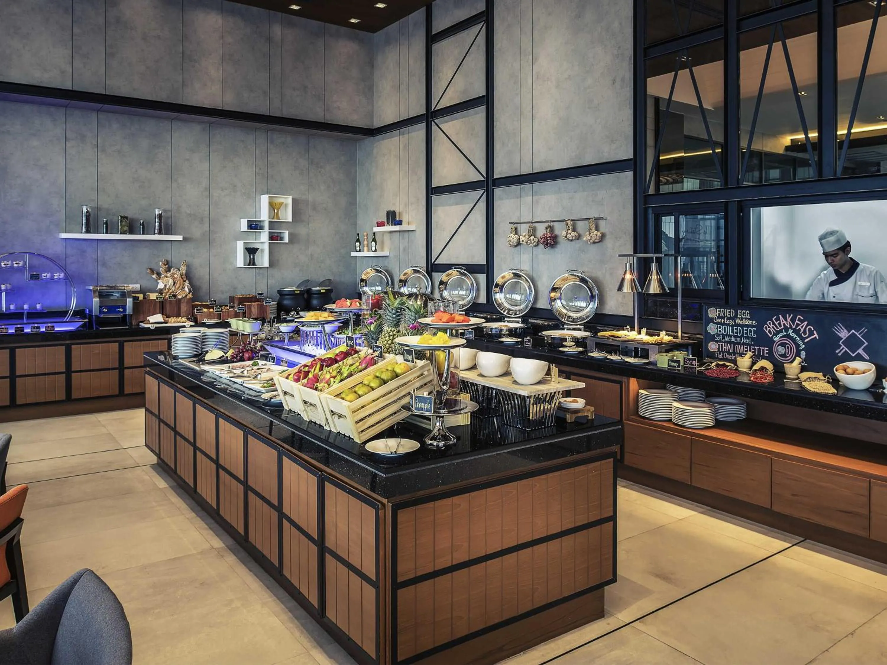 Restaurant/places to eat in Mercure Bangkok Makkasan