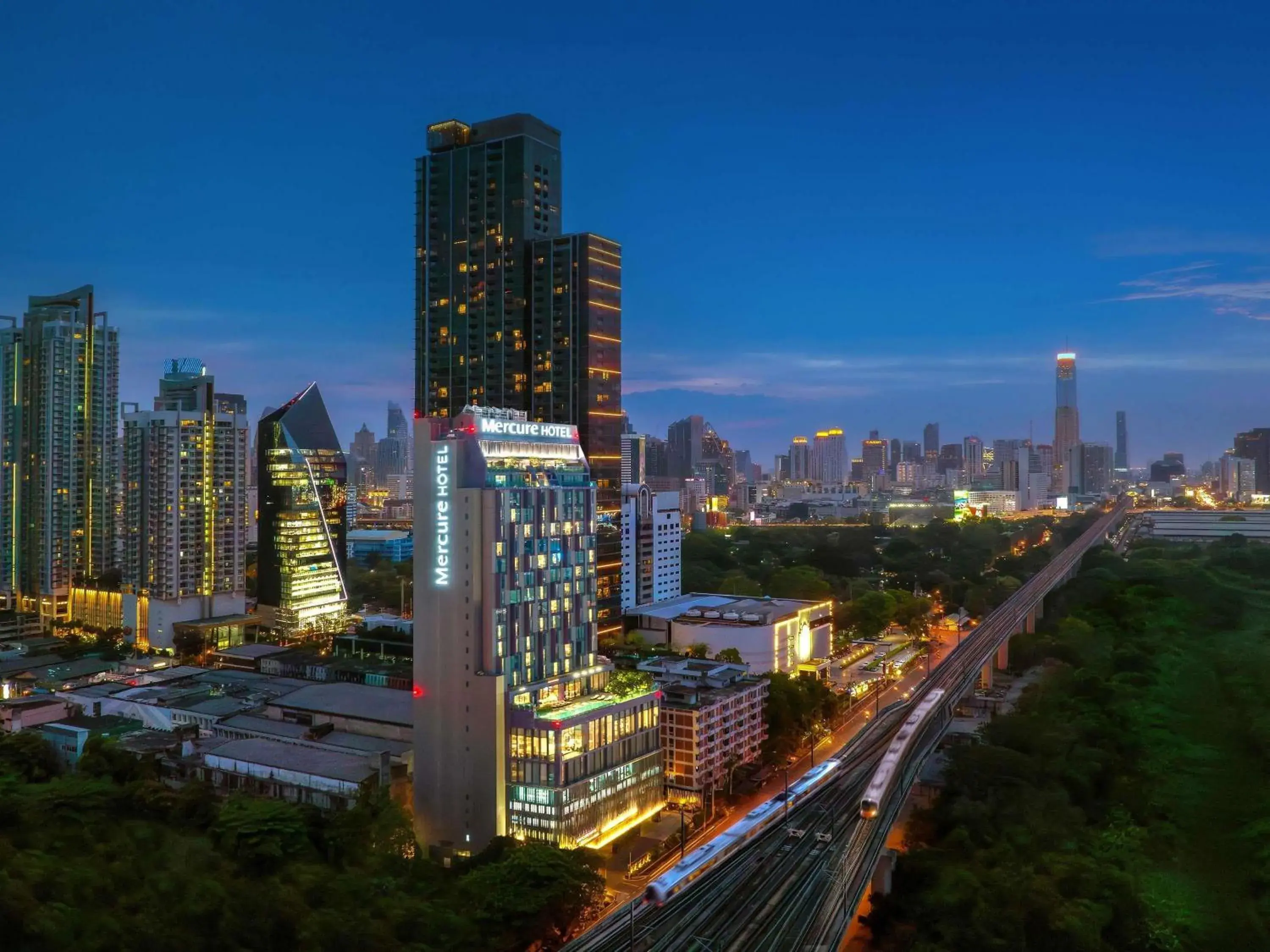 Property building in Mercure Bangkok Makkasan Property building in Mercure Bangkok Makkasan