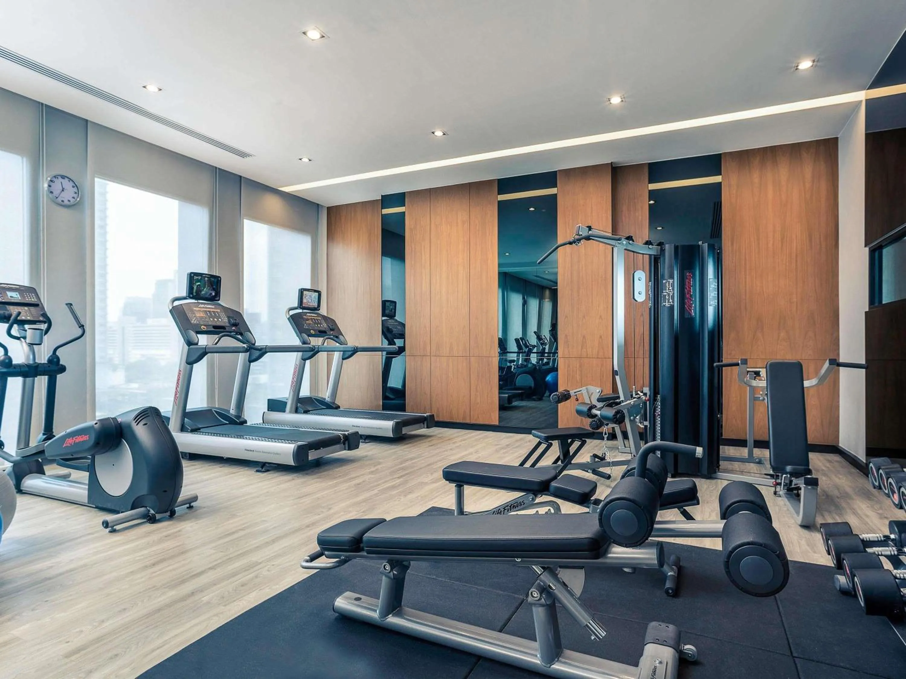 Fitness centre/facilities in Mercure Bangkok Makkasan