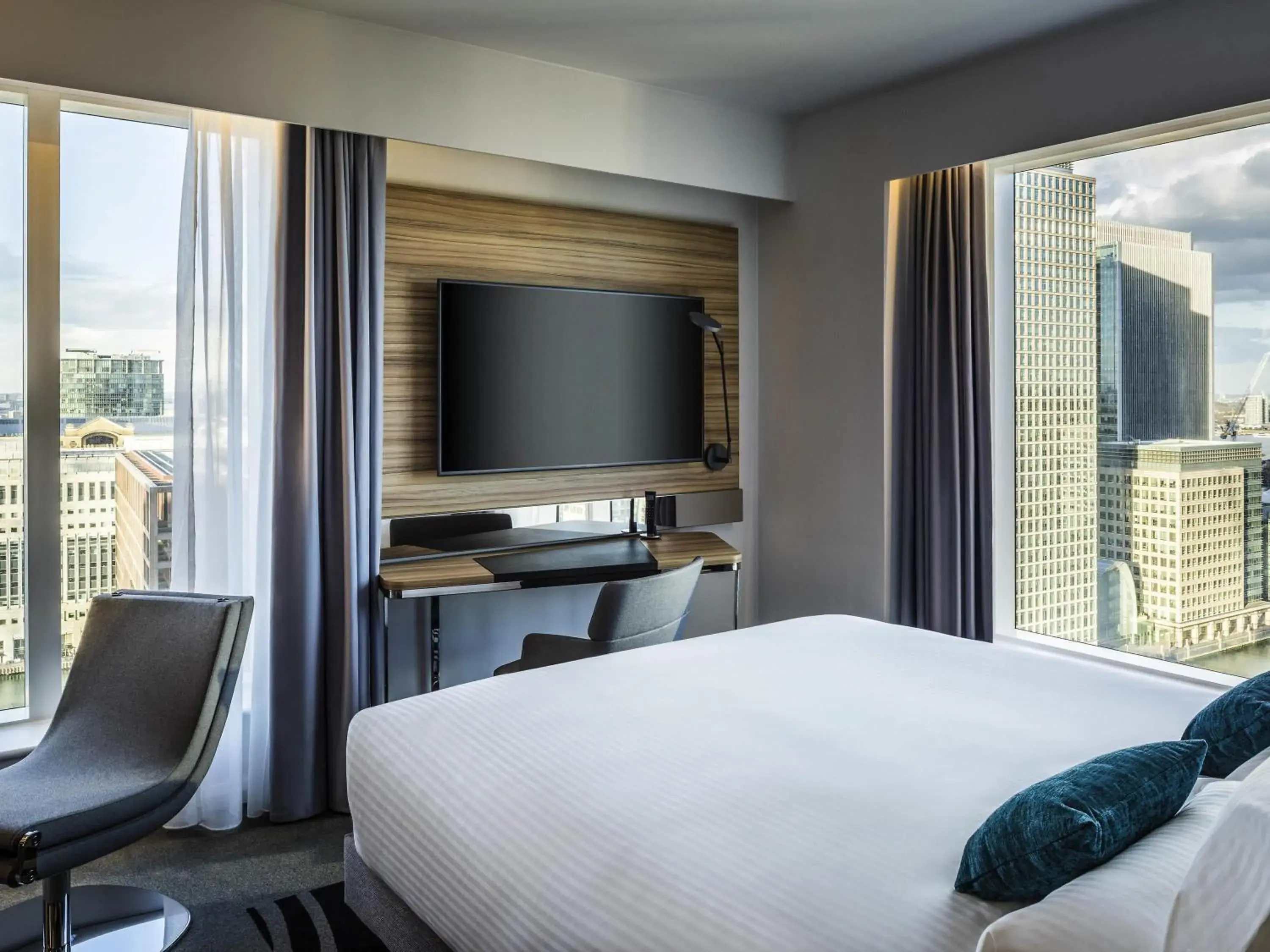 Superior Double Room in Novotel London Canary Wharf Superior Double Room in Novotel London Canary Wharf