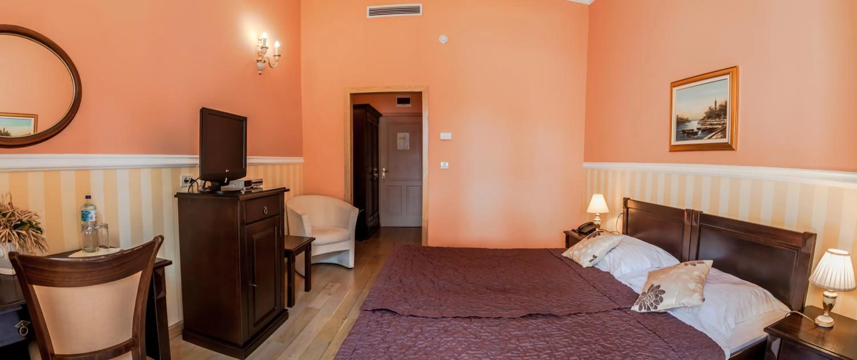 Photo of the whole room, Bed in Boutique Hotel Villa Pattiera