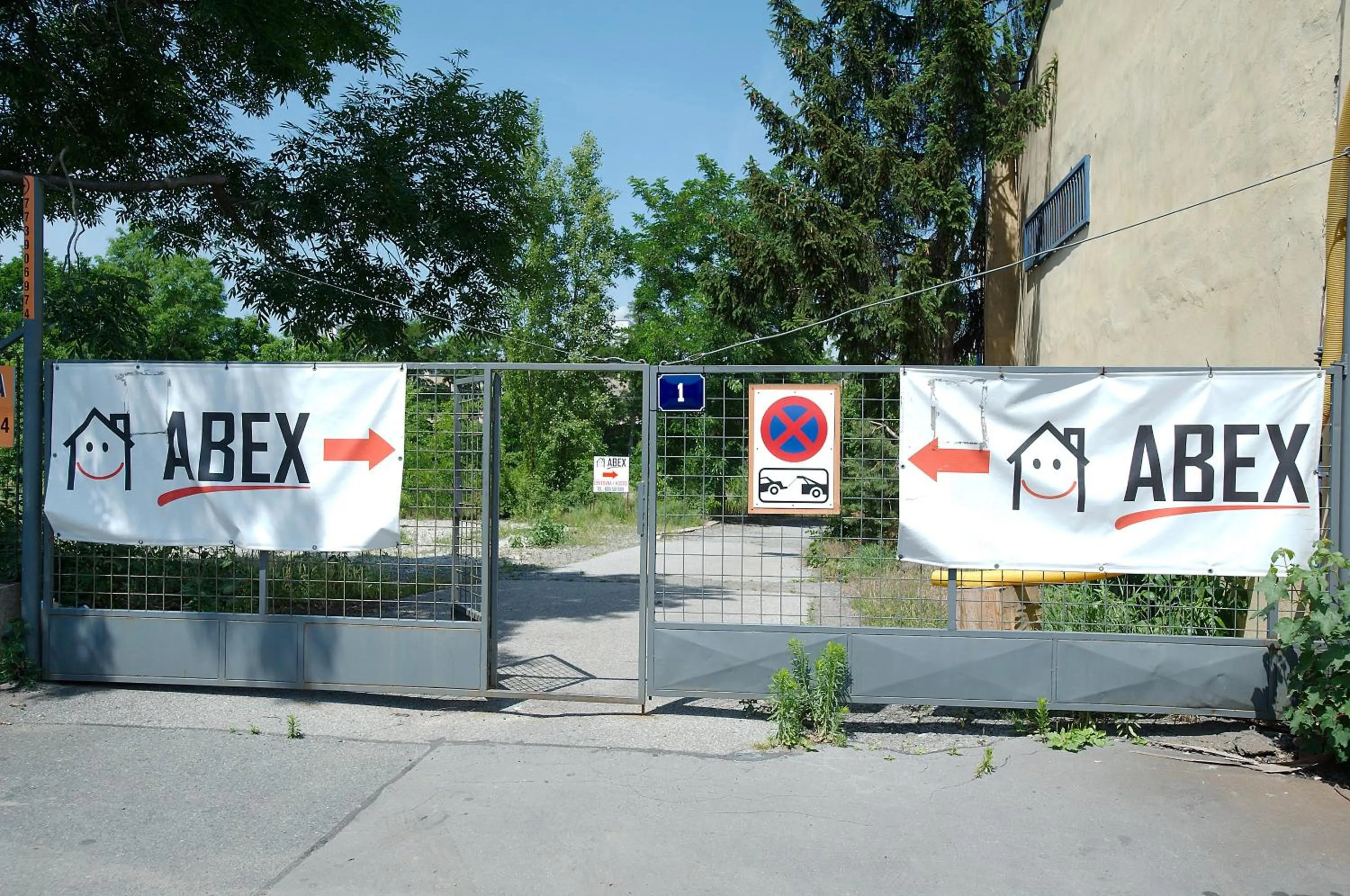 Facade/entrance in Hostel ABEX