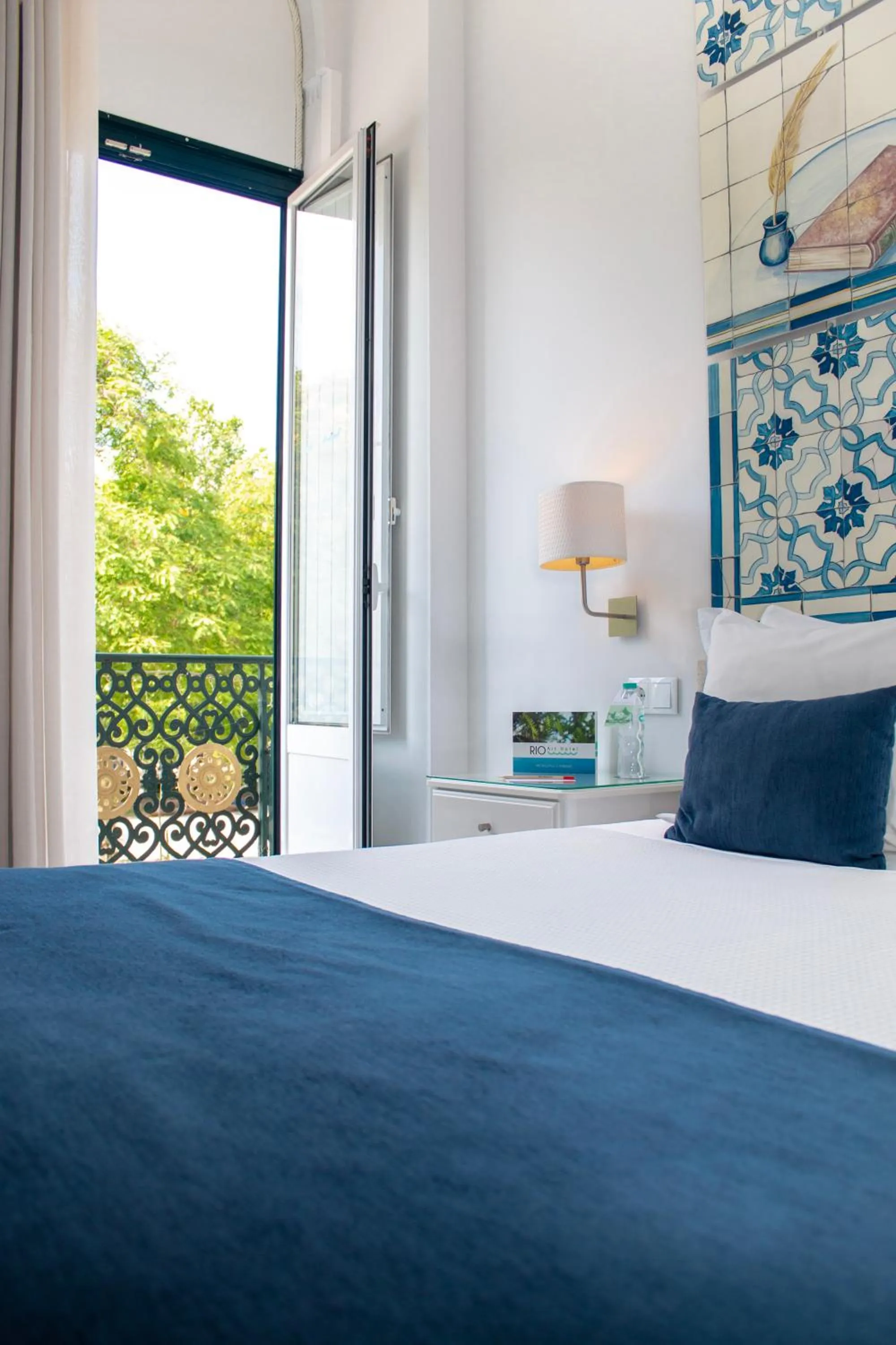 View (from property/room), Bed in Rio Art Hotel