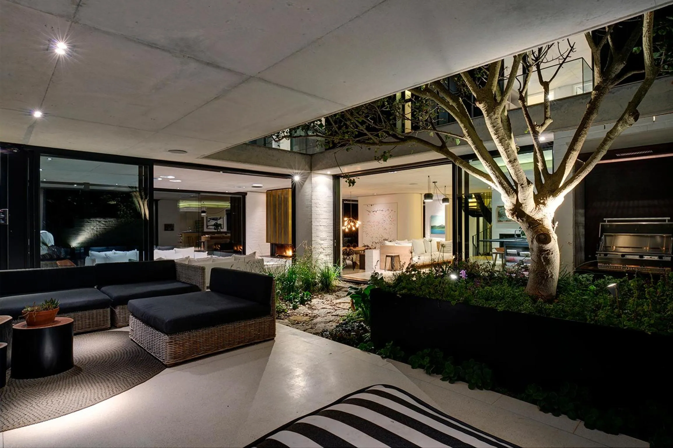 BBQ facilities in Restio River House