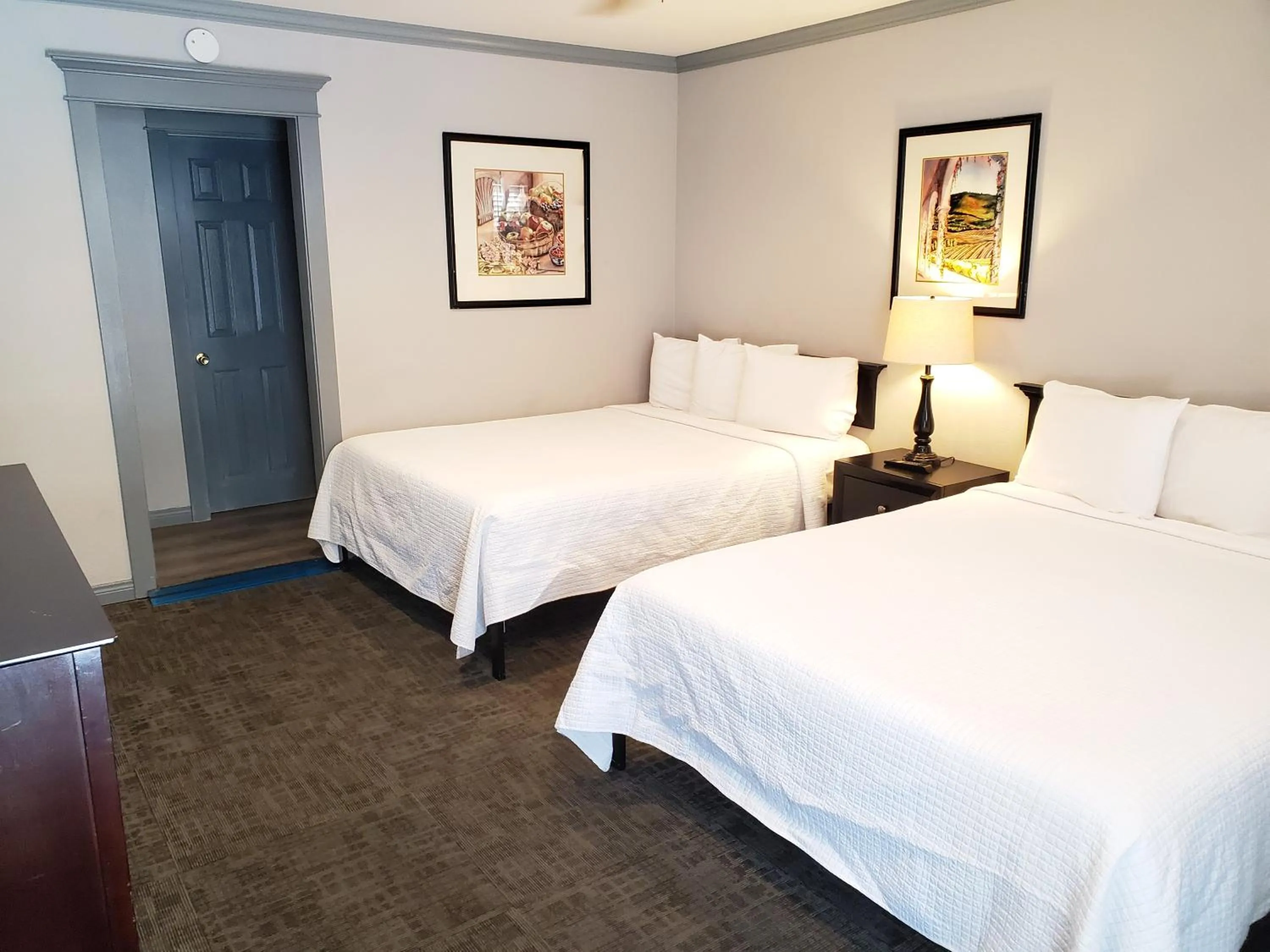 Bedroom, Bed in Coronado Inn