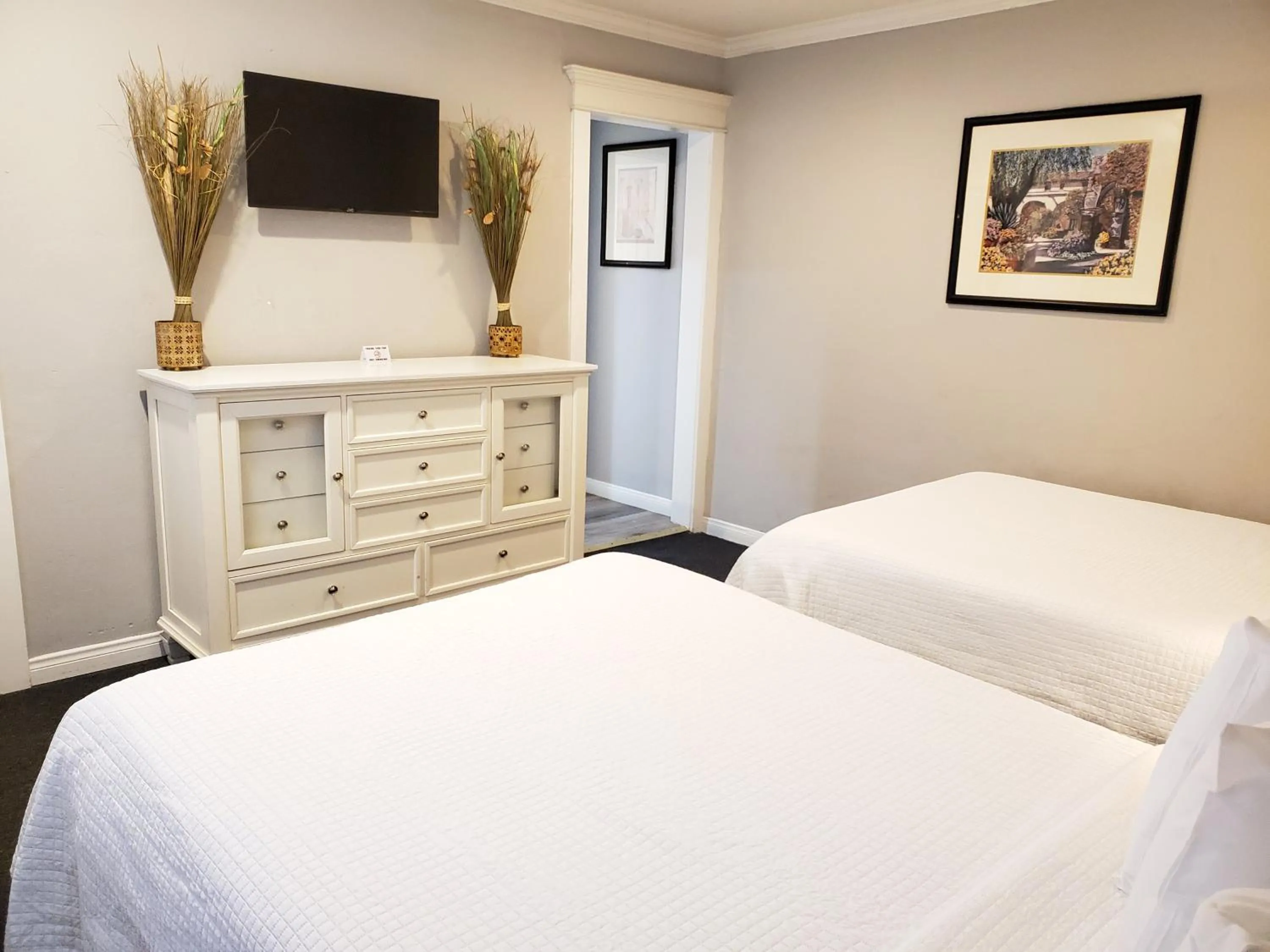 Bedroom, Bed in Coronado Inn