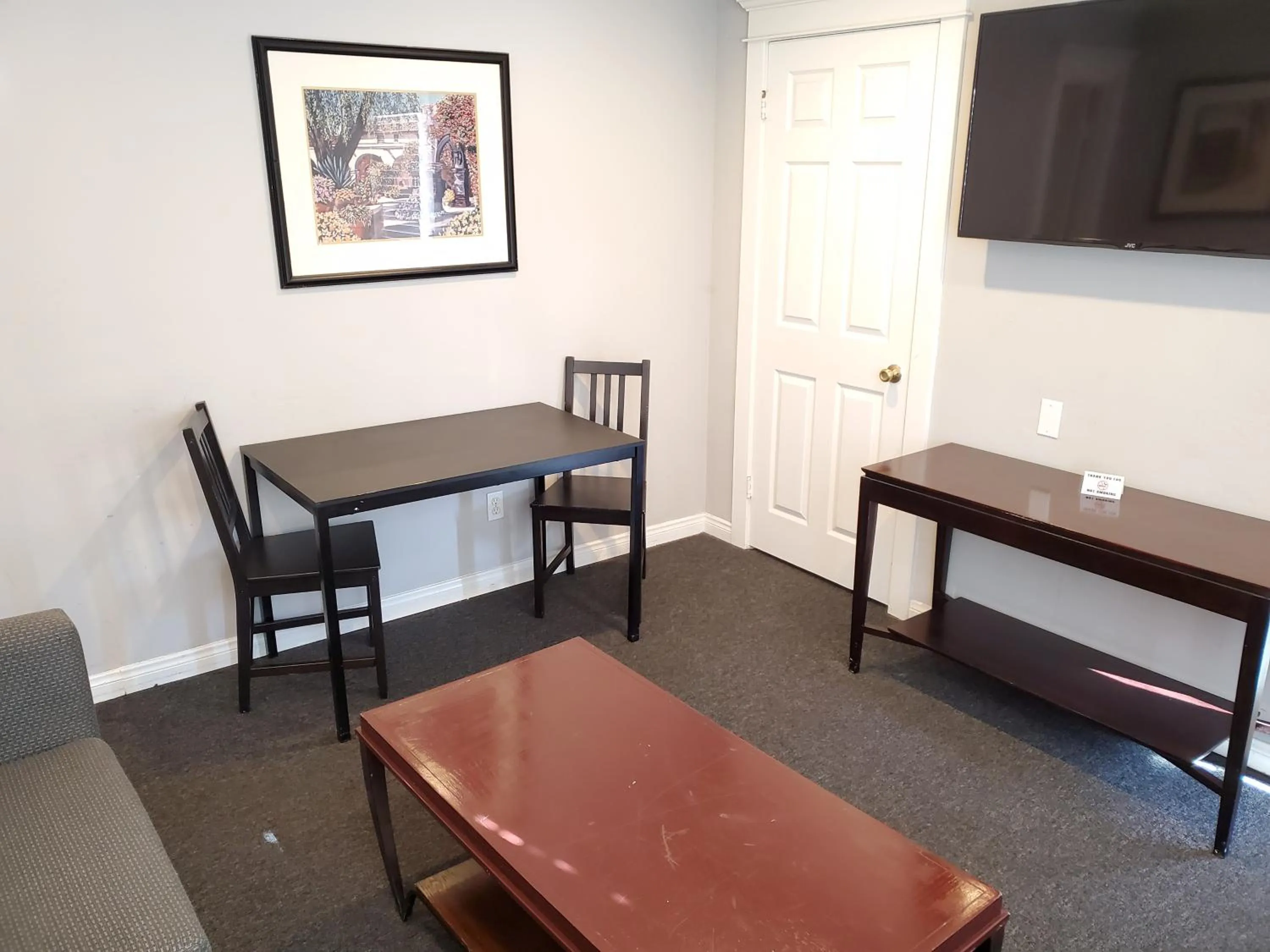 Living room in Coronado Inn