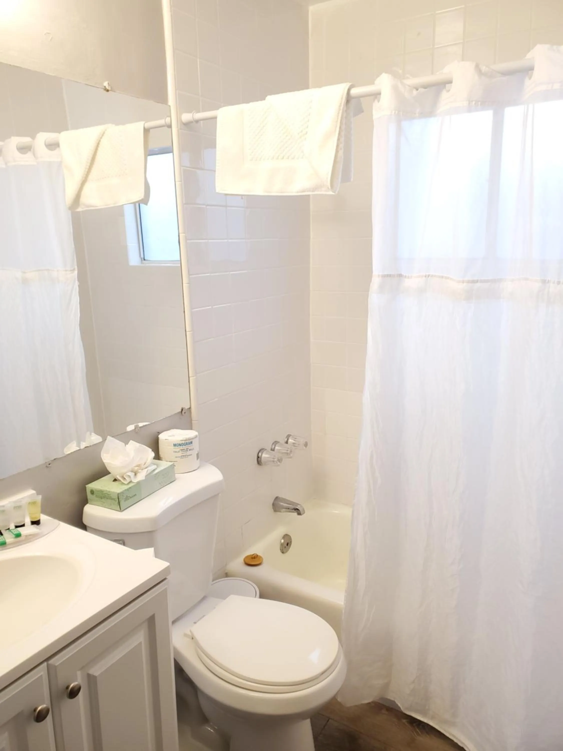 Bathroom in Coronado Inn