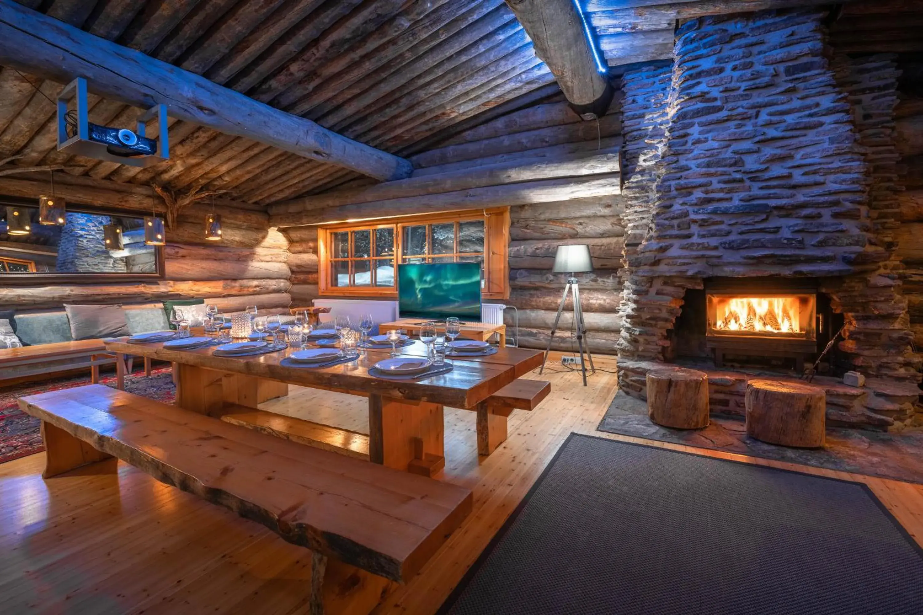 Quadruple Room with Shared Bathroom in Kuukkeli Log Houses Aurora Resort Quadruple Room with Shared Bathroom in Kuukkeli Log Houses Aurora Resort