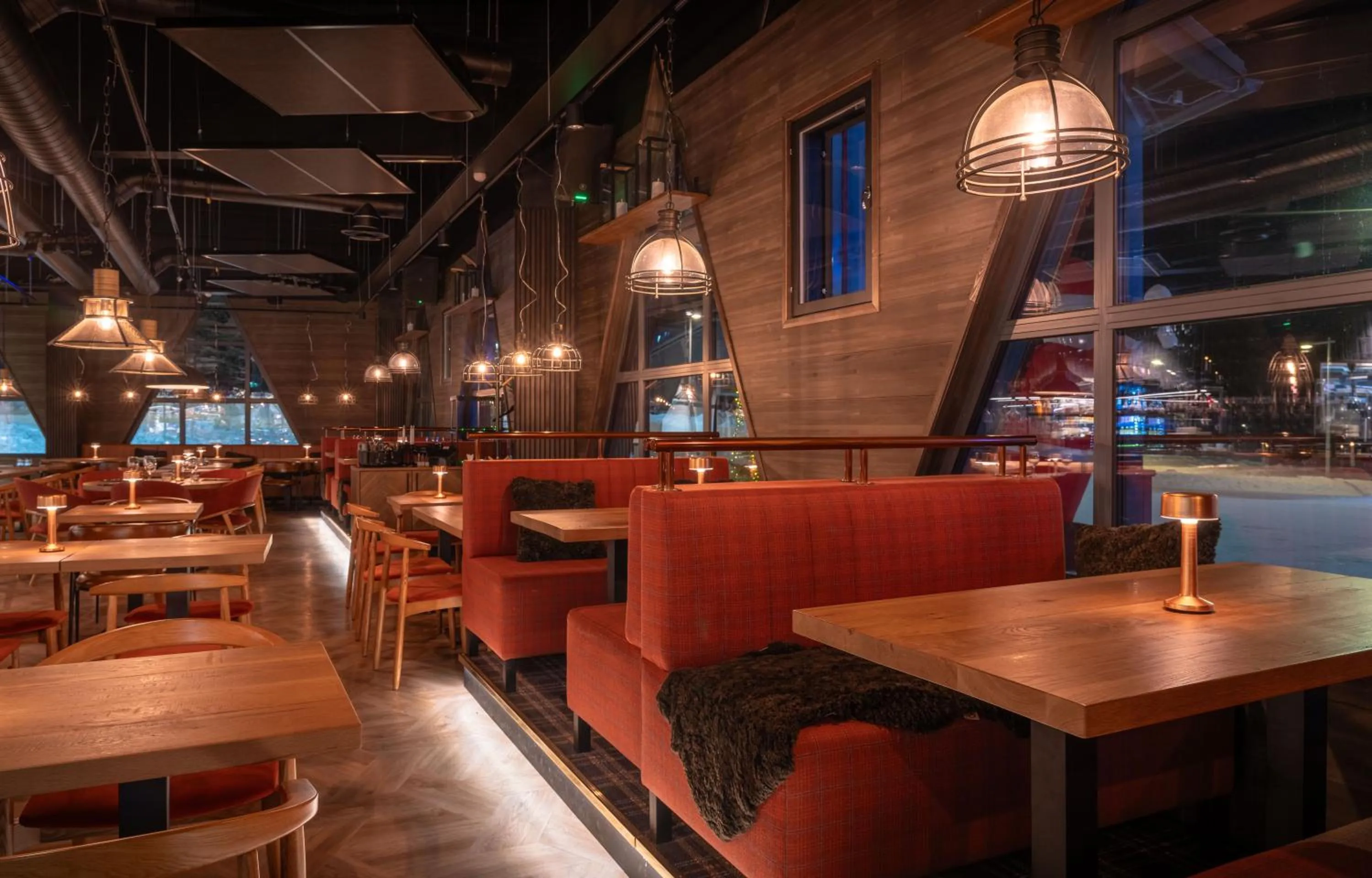 Restaurant/places to eat in Kuukkeli Log Houses Aurora Resort