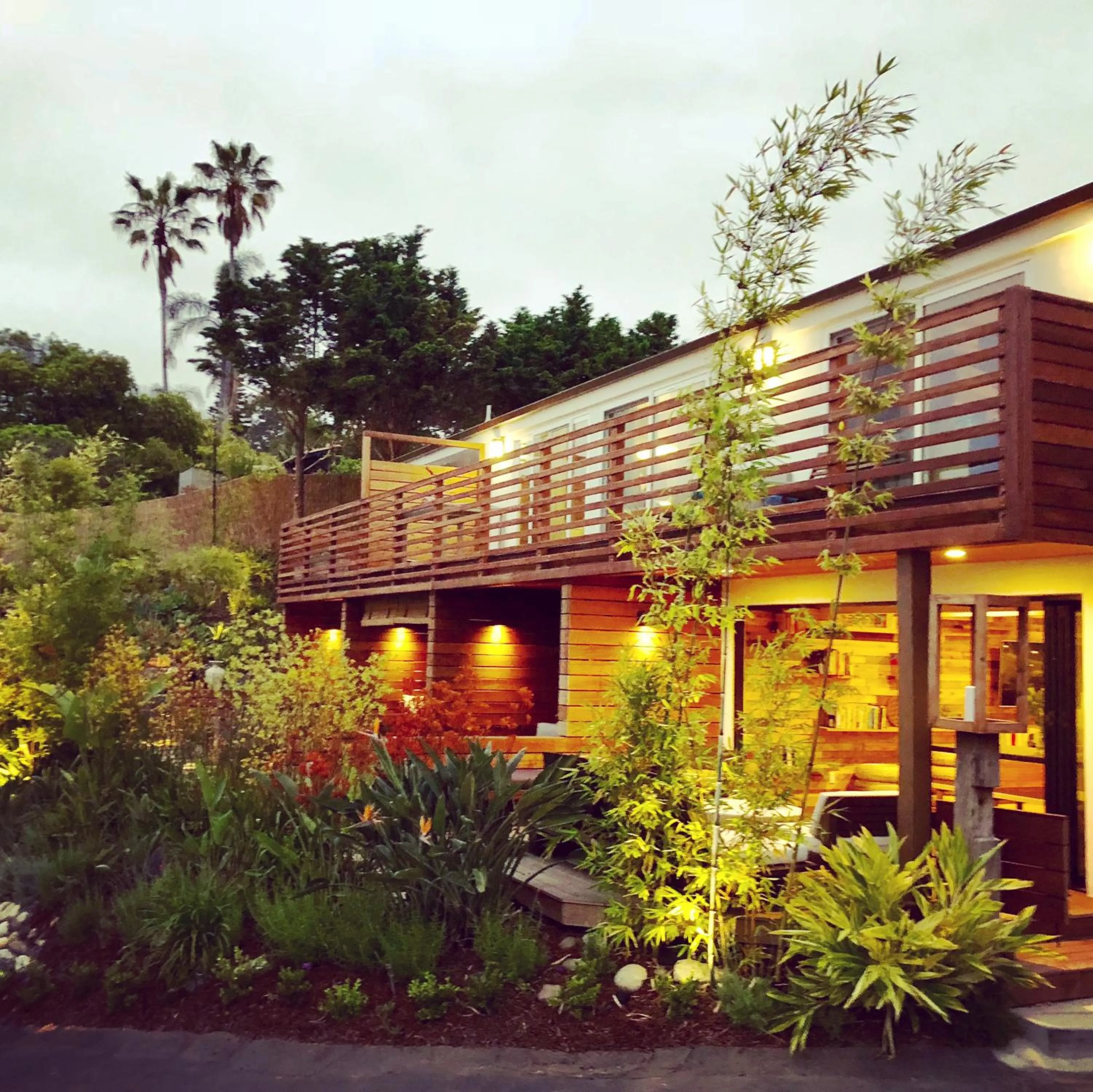 Facade/entrance in Inn at Moonlight Beach