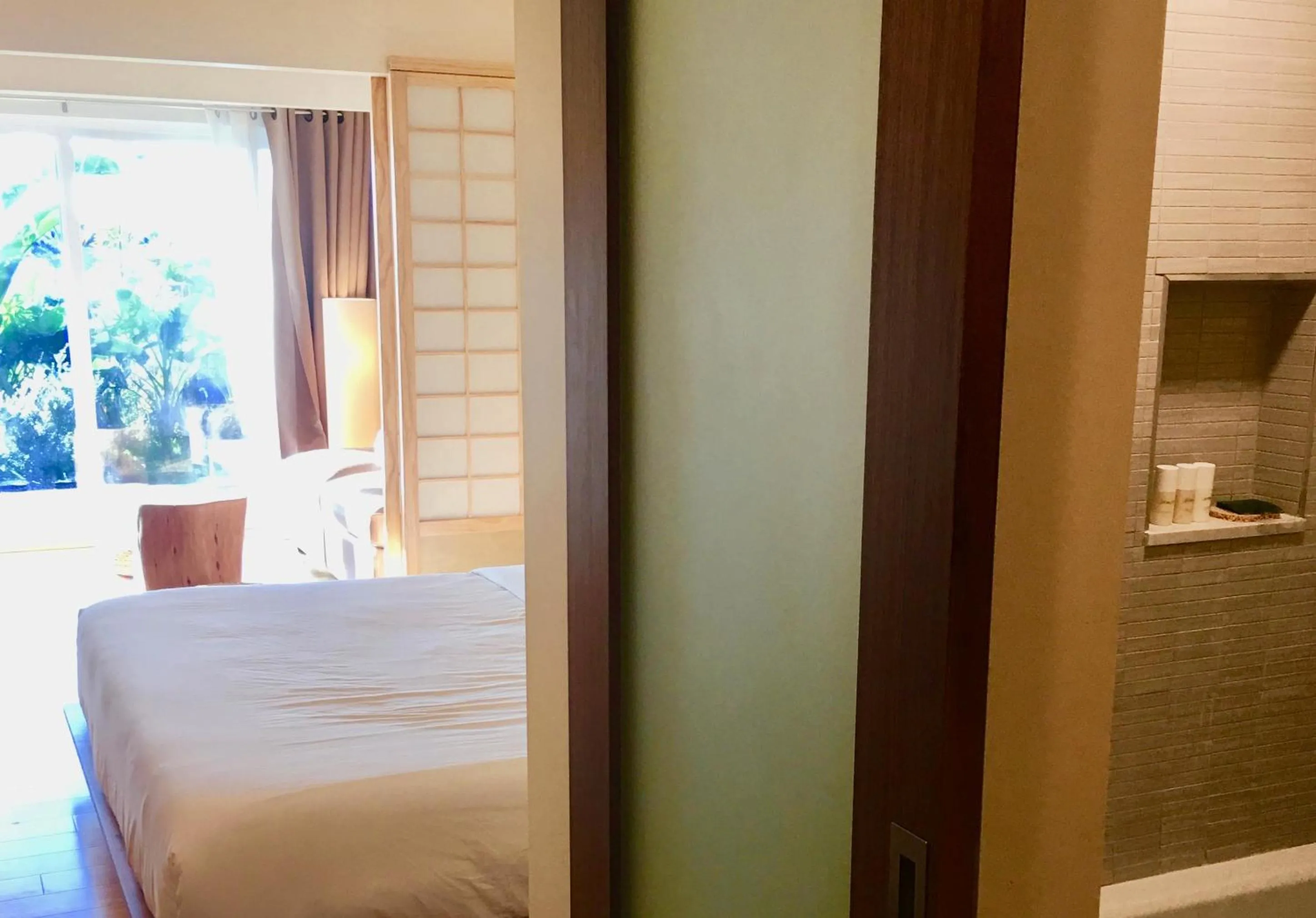 Bed in Inn at Moonlight Beach