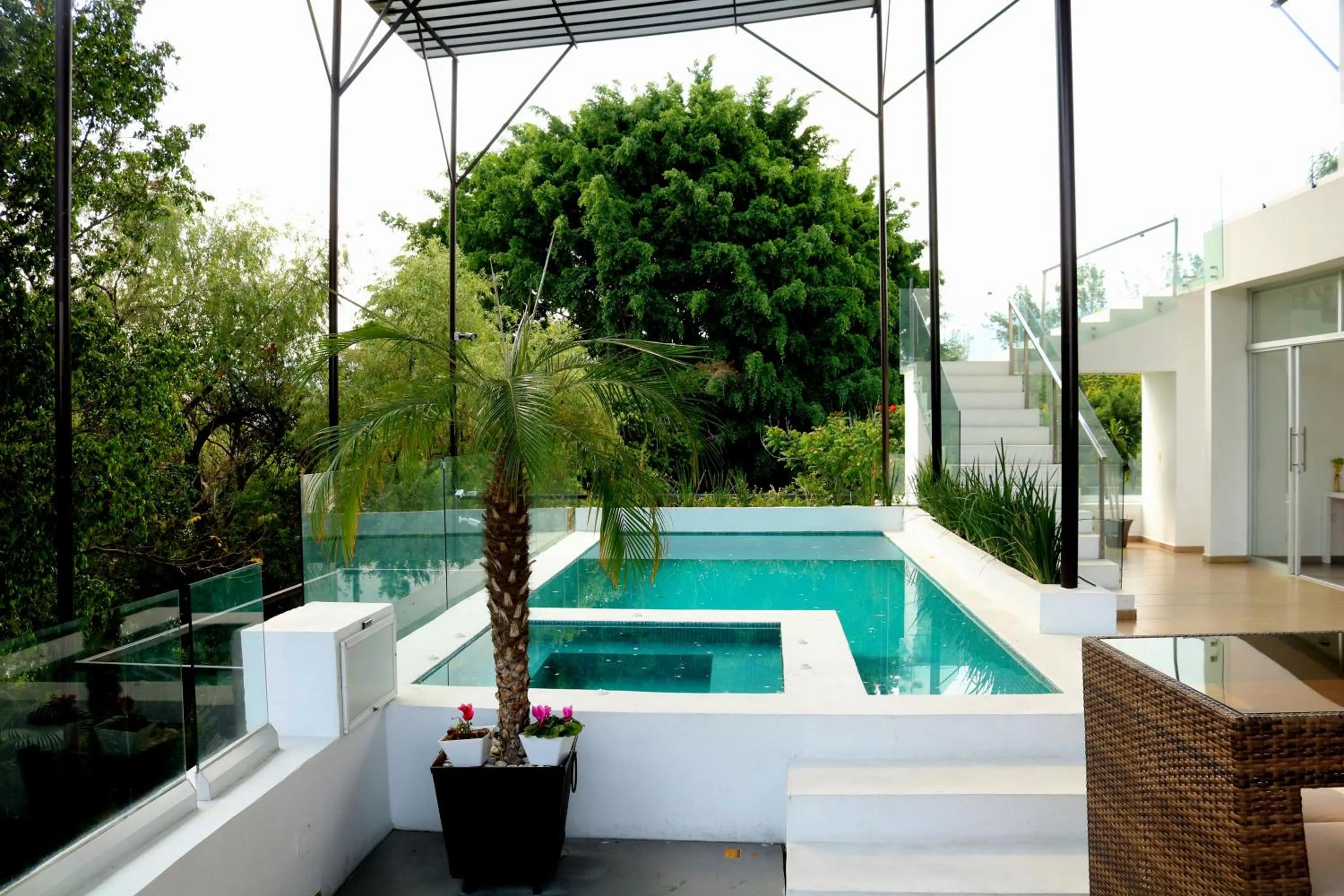 Swimming pool in Rancho Macloy Hotel Spa & Social Events