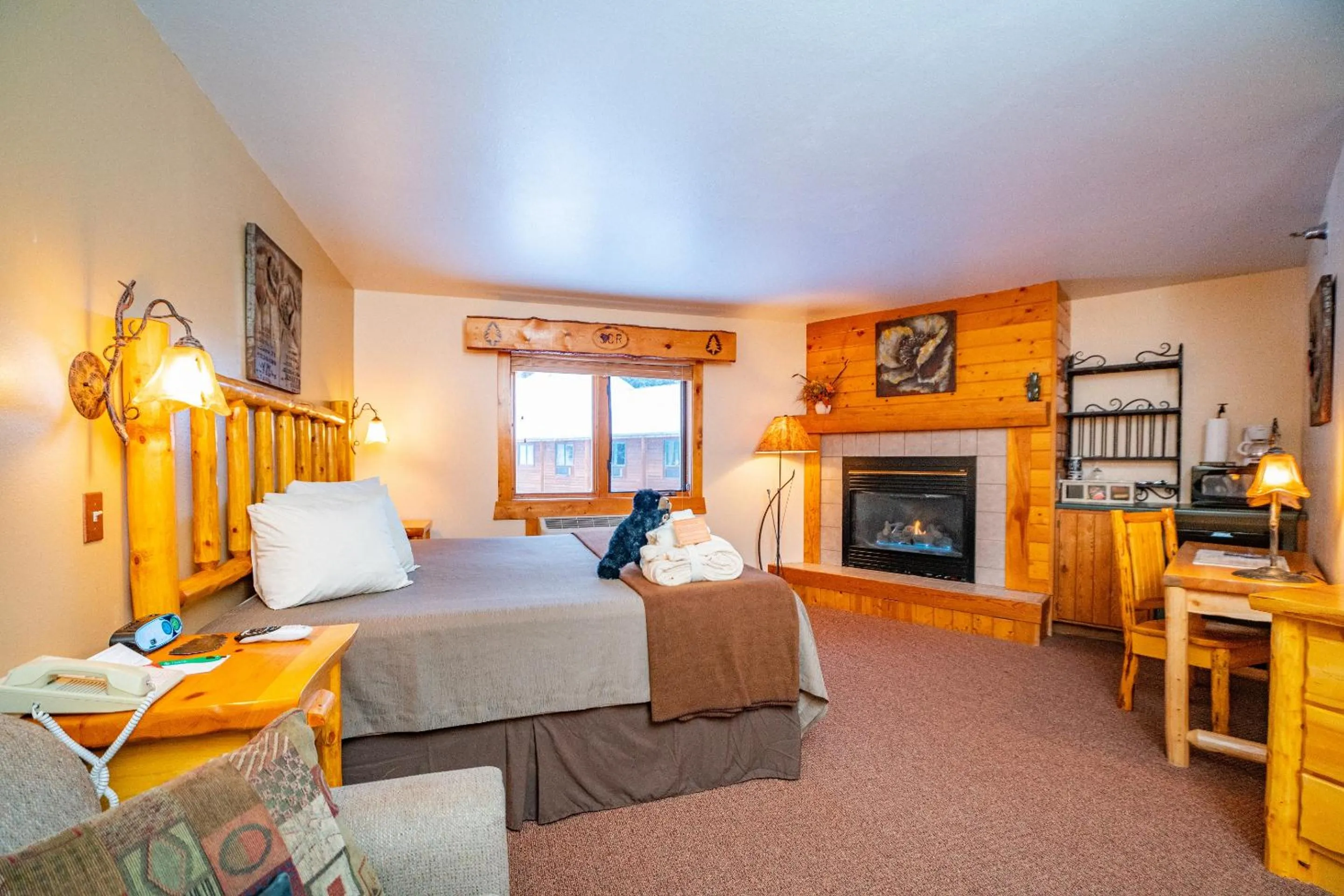 Bed in Spearfish Canyon Lodge