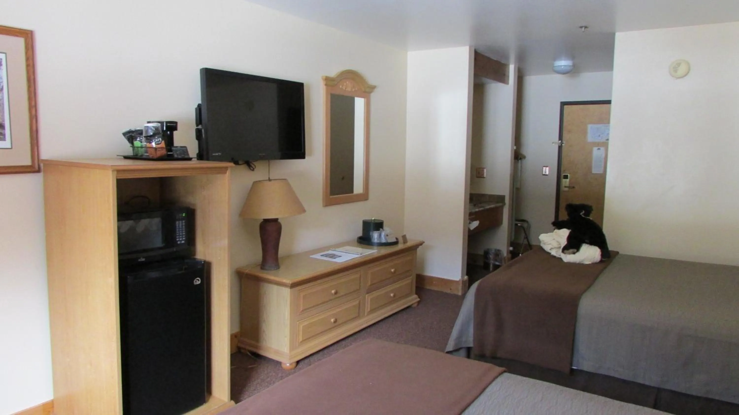 Bed in Spearfish Canyon Lodge