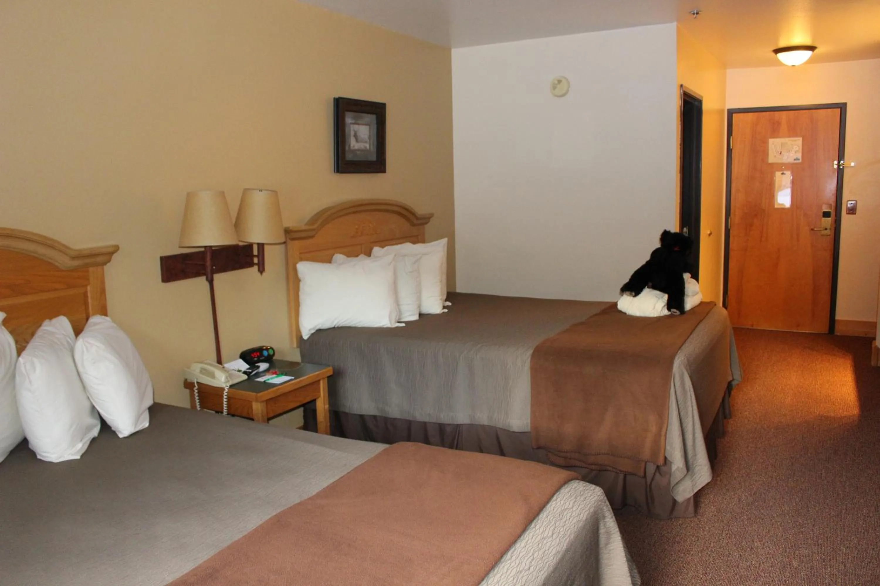 Bed in Spearfish Canyon Lodge