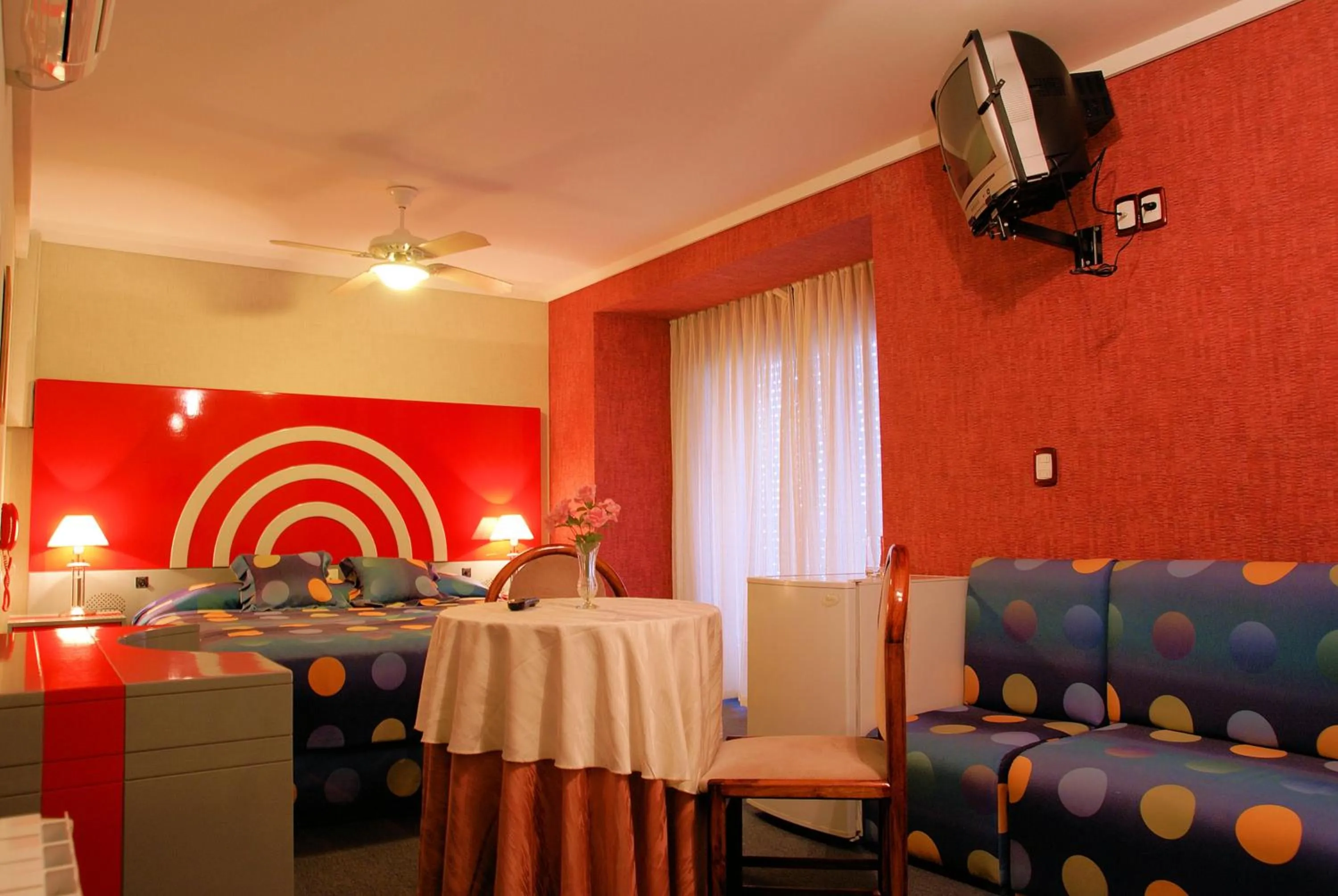 Photo of the whole room in Hotel Gran International