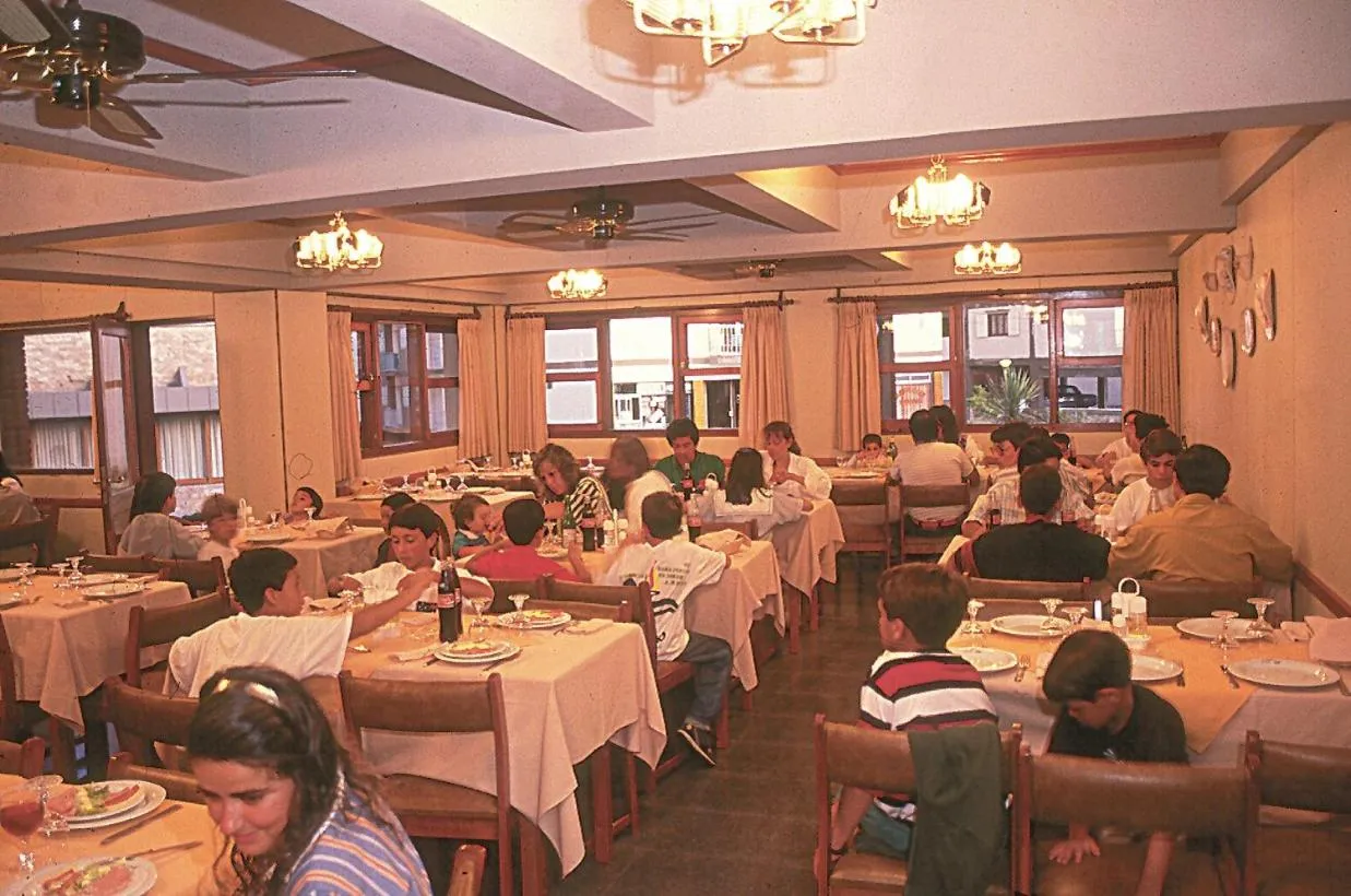 Restaurant/places to eat in Hotel Gran International