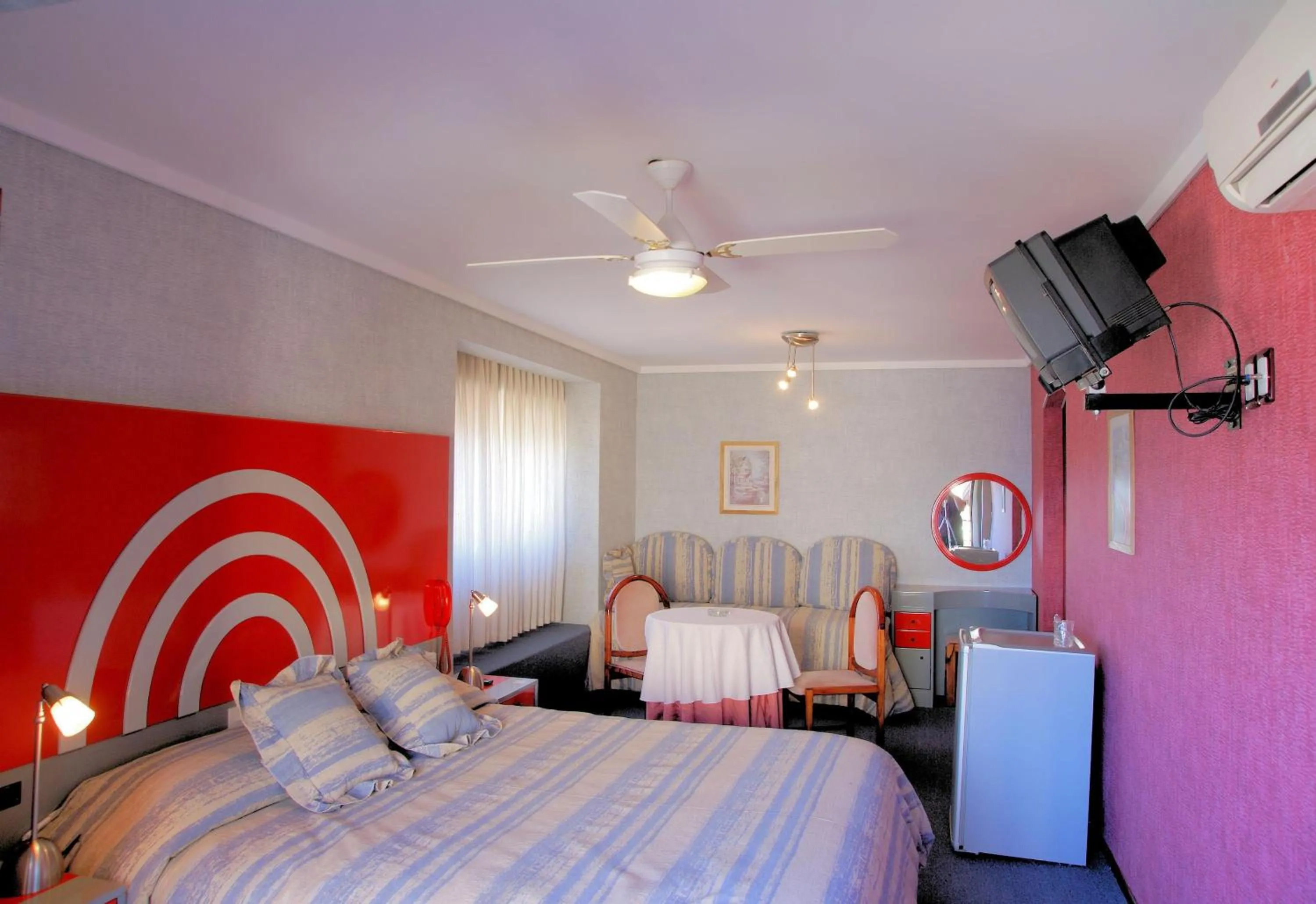 Photo of the whole room, Bed in Hotel Gran International