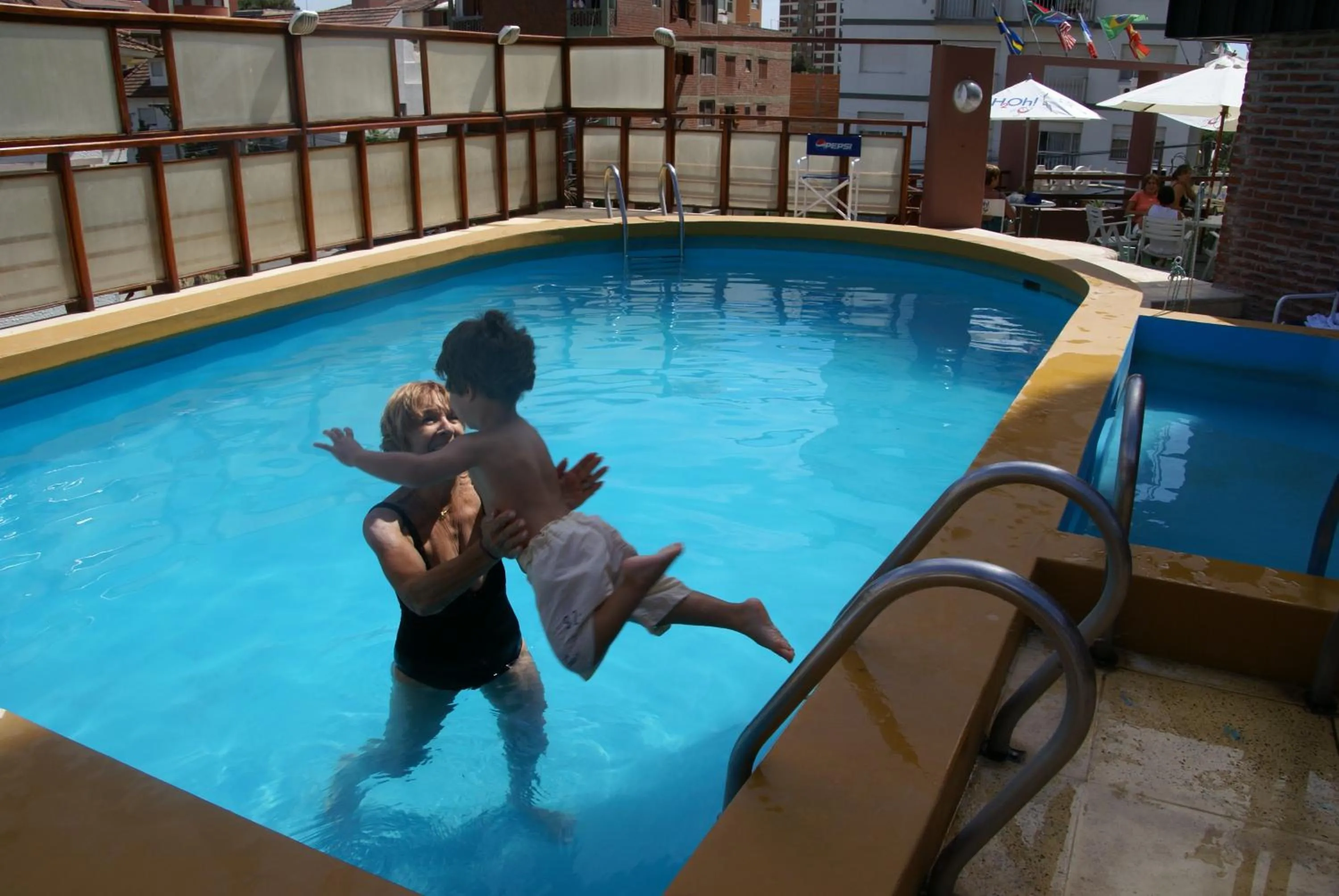 Swimming pool in Hotel Gran International