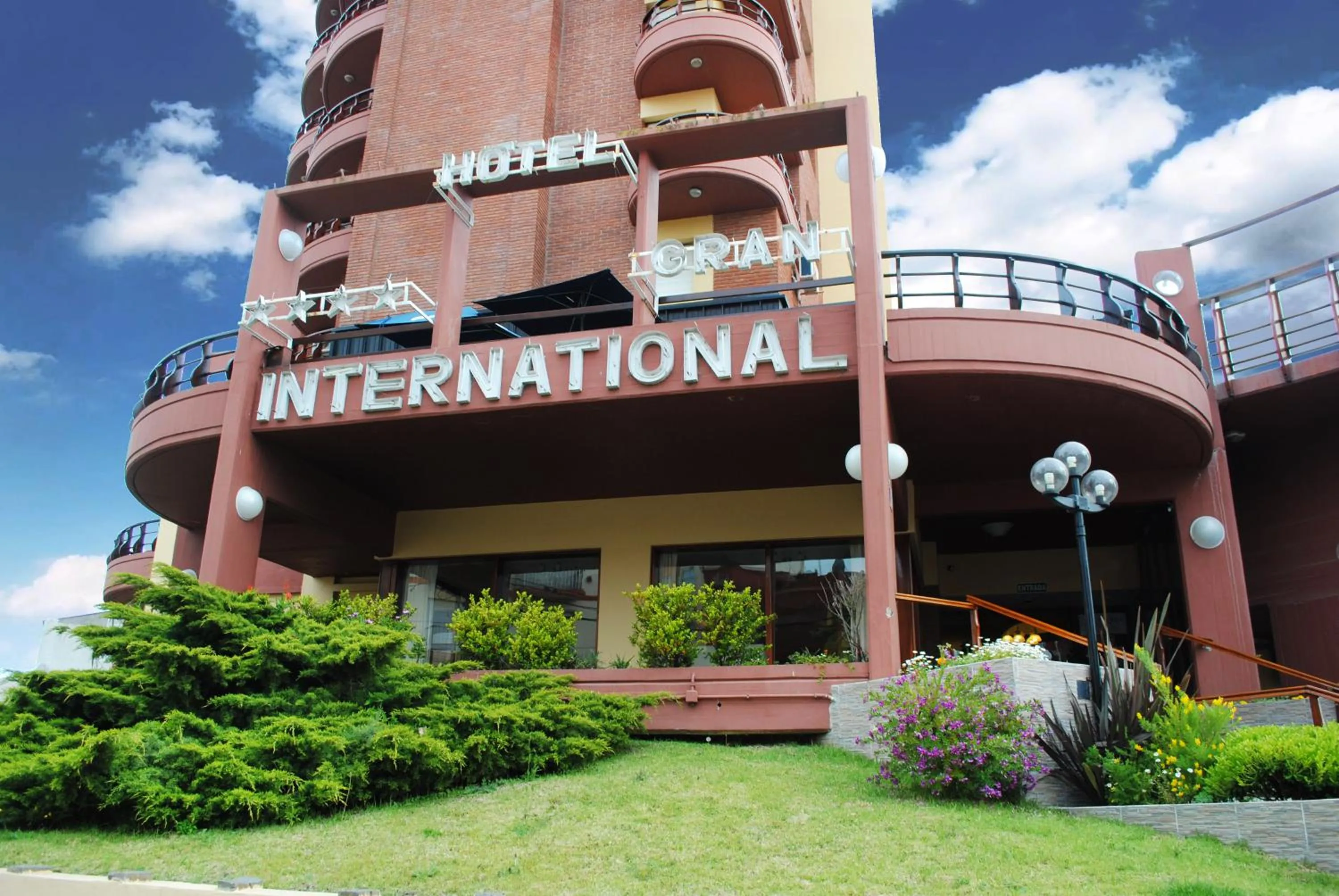 Facade/entrance in Hotel Gran International