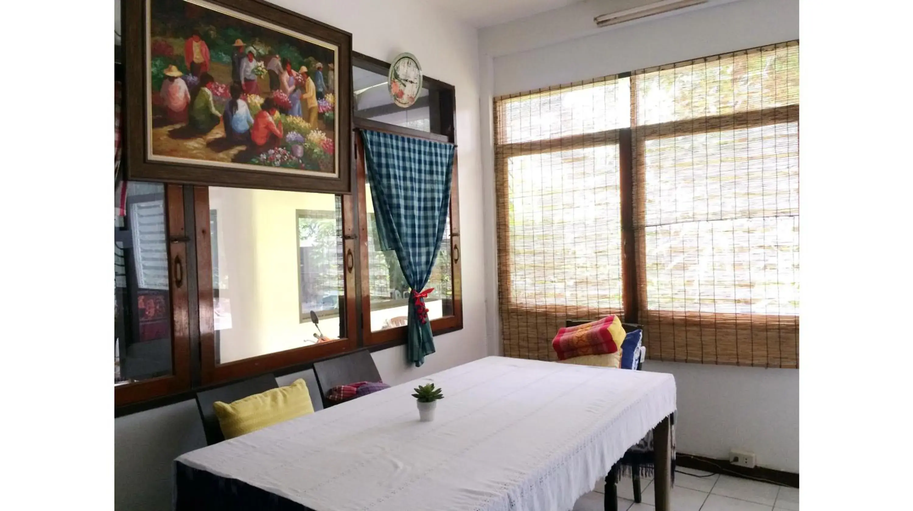 Restaurant/places to eat in Many Trees Restaurant/places to eat in Many Trees