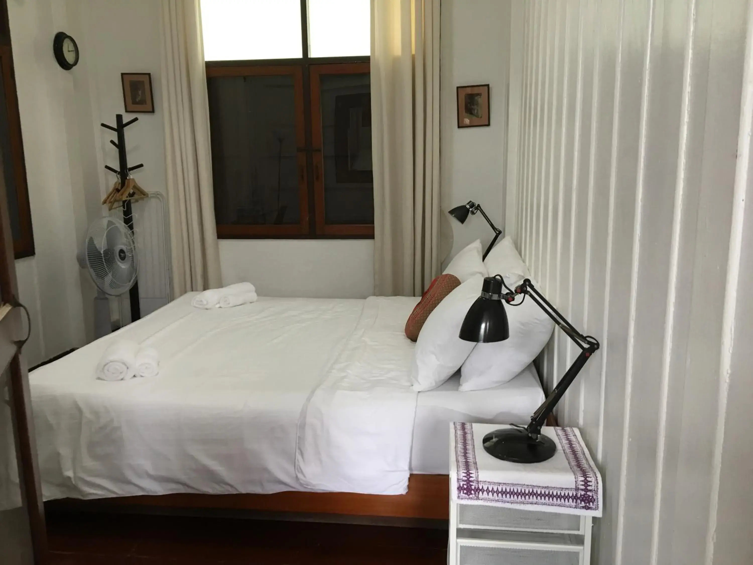 Bed in Many Trees Bed in Many Trees