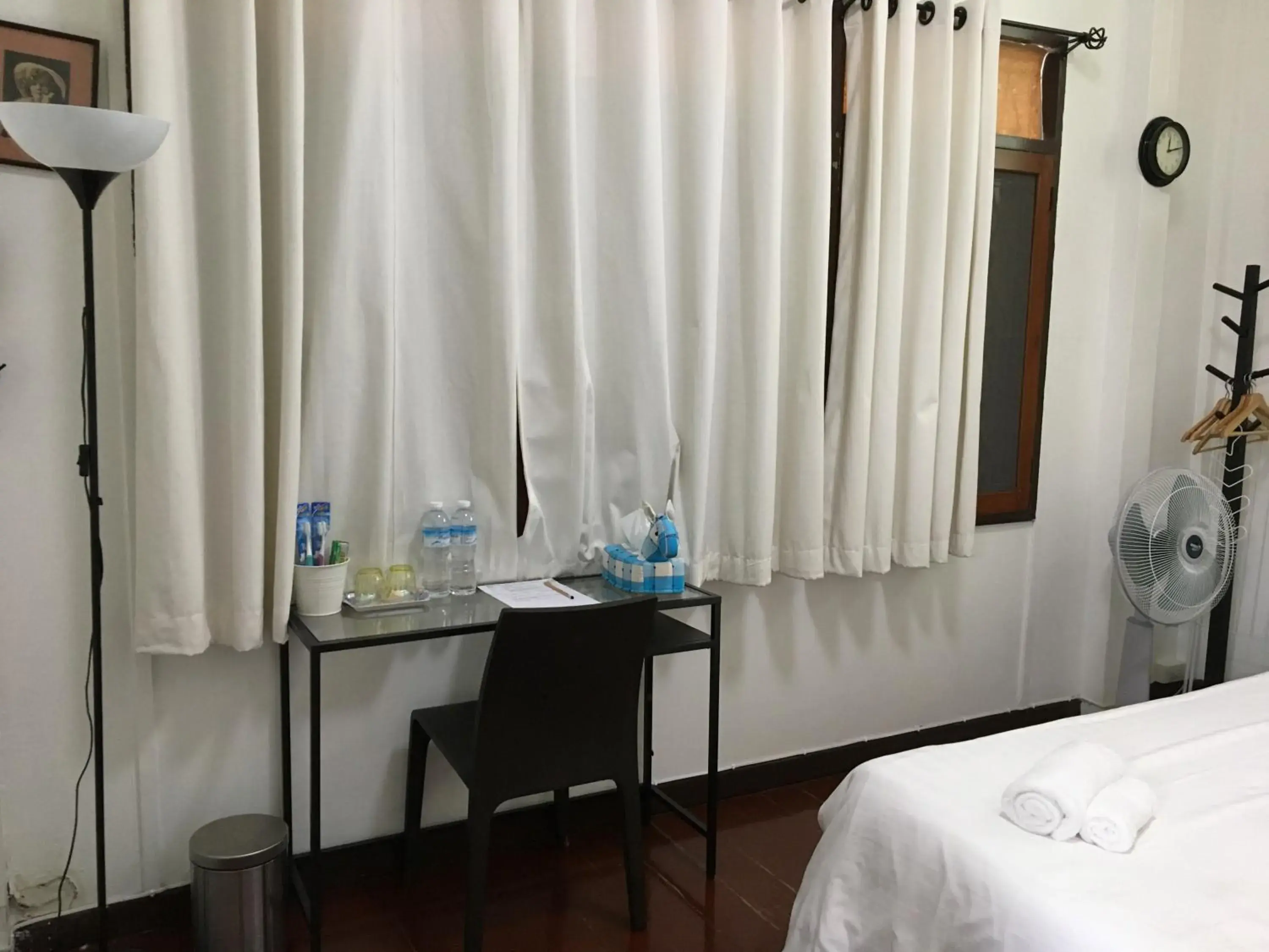 Bed in Many Trees Bed in Many Trees