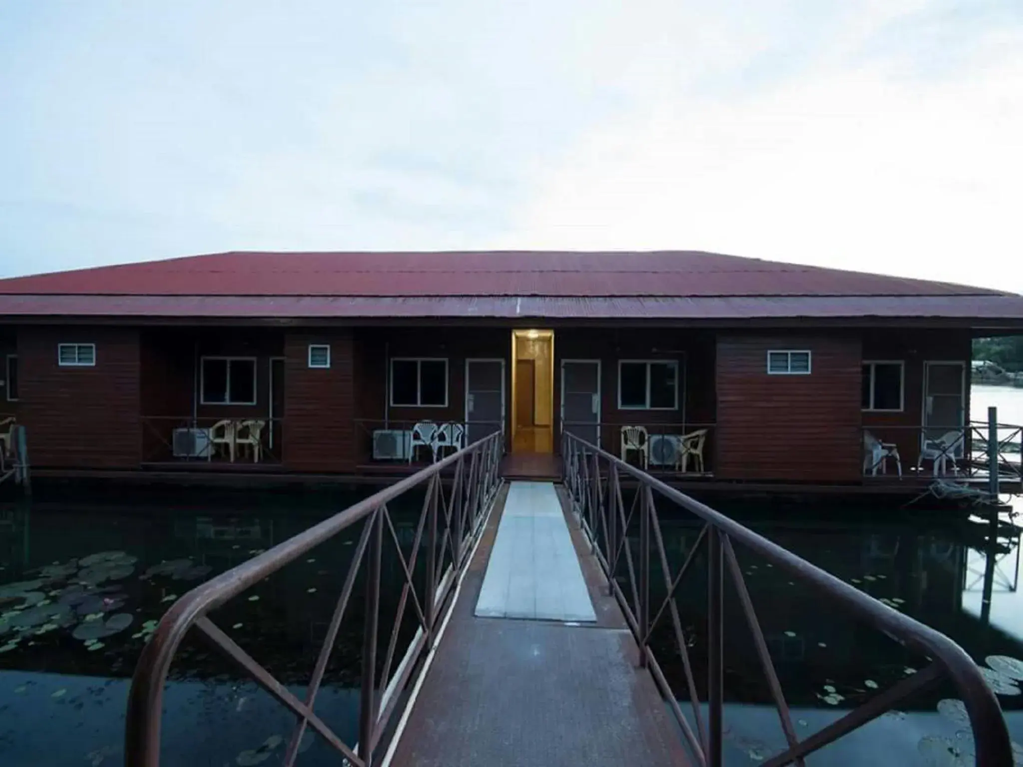 Raft Room not overlooking the River with Air Conditioning in VN Guesthouse Raft Room not overlooking the River with Air Conditioning in VN Guesthouse