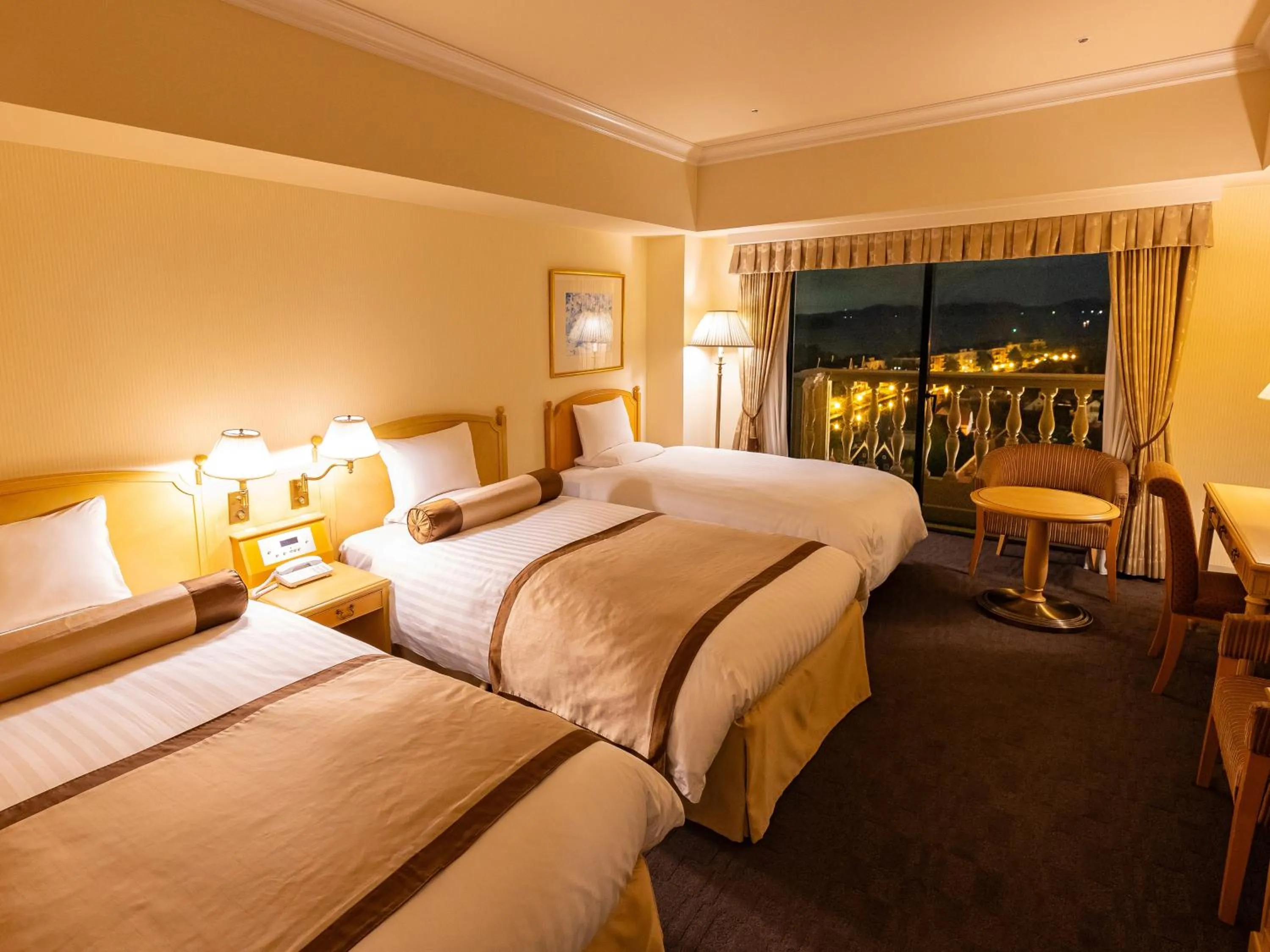 Photo of the whole room, Bed in Hotel Okura JR Huis Ten Bosch