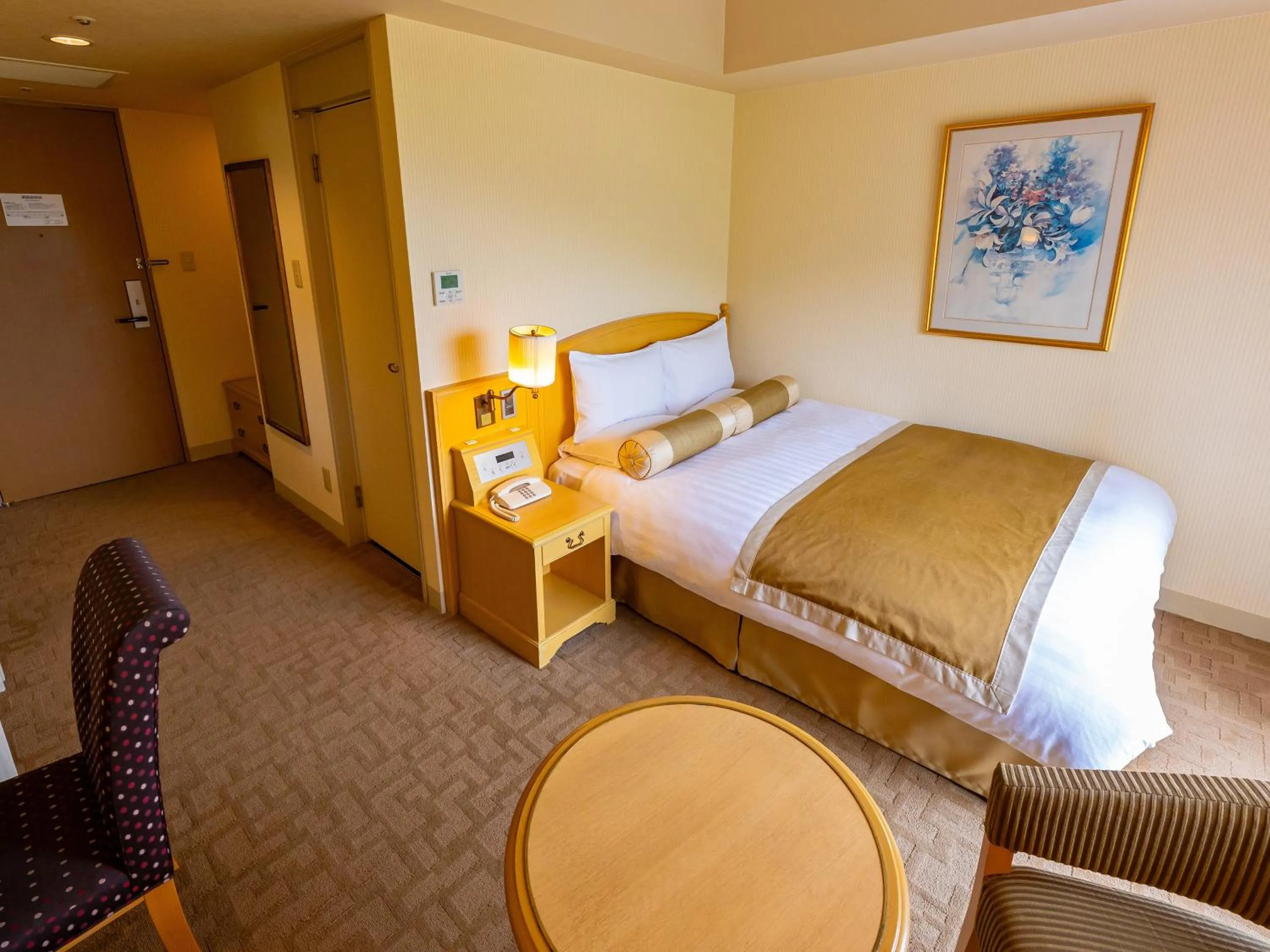 Photo of the whole room, Bed in Hotel Okura JR Huis Ten Bosch