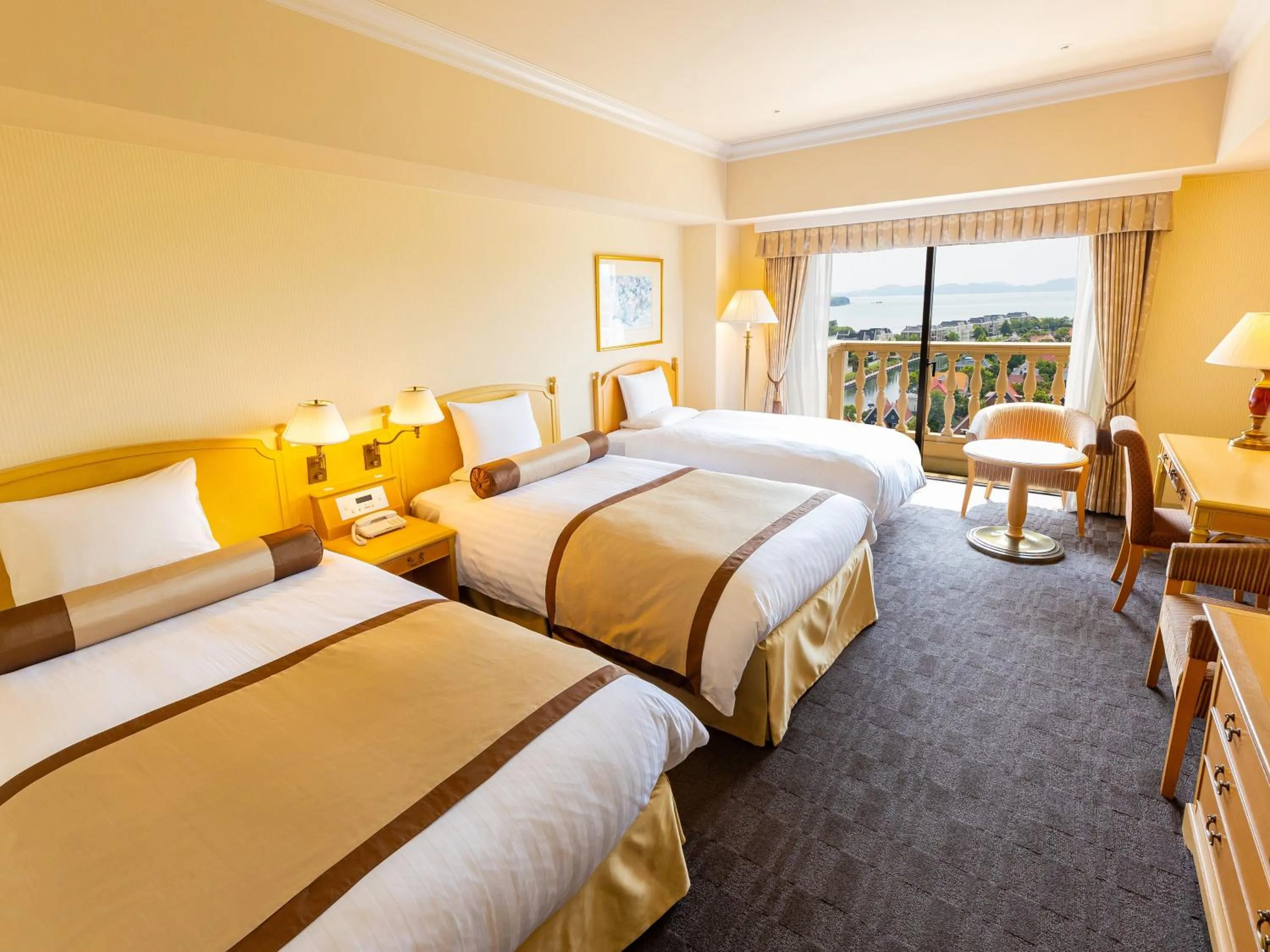 Photo of the whole room, Bed in Hotel Okura JR Huis Ten Bosch