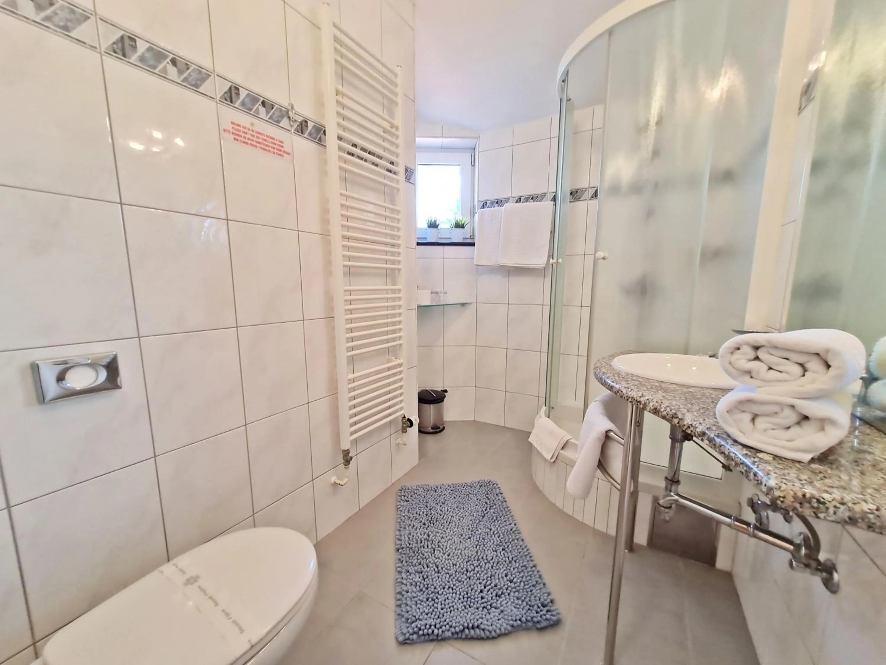 Toilet in Hotel Sunce