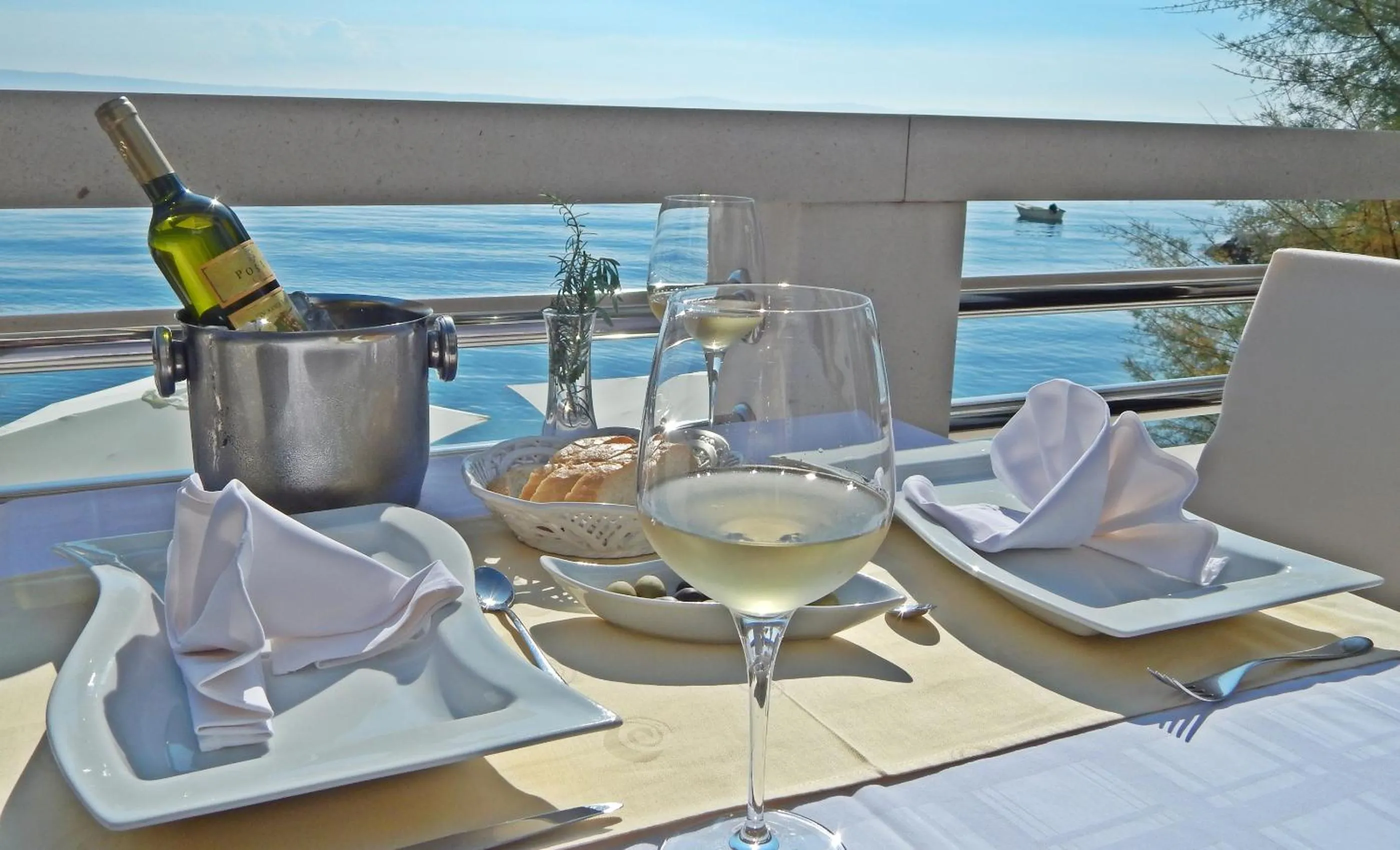 Restaurant/places to eat in Hotel Sunce