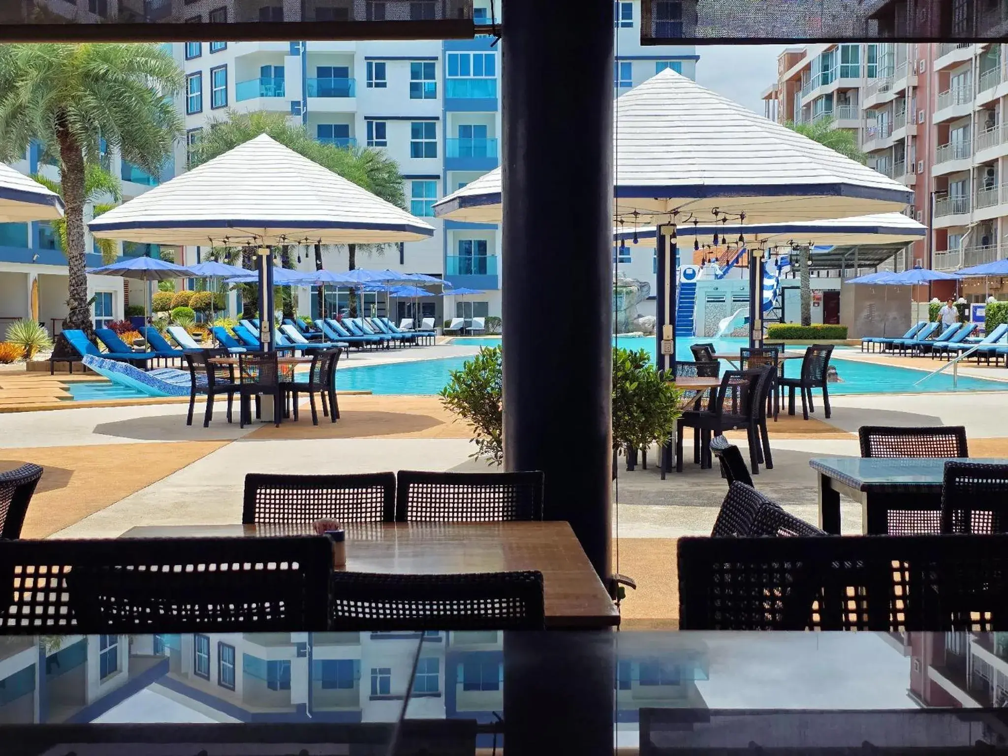 Restaurant/places to eat in GrandBlue Resort & Beachclub Restaurant/places to eat in GrandBlue Resort & Beachclub