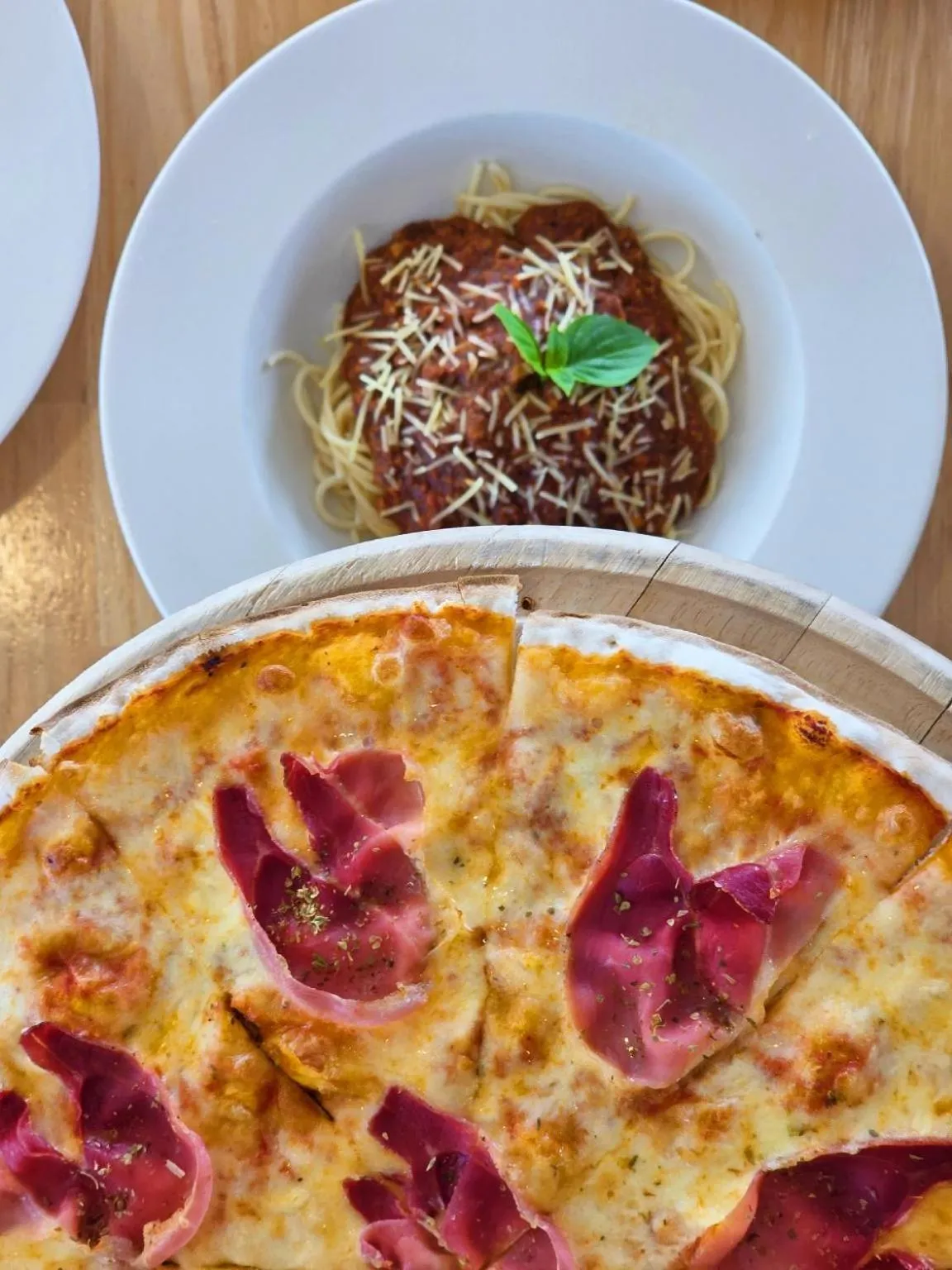 Food and drinks in GrandBlue Resort & Beachclub