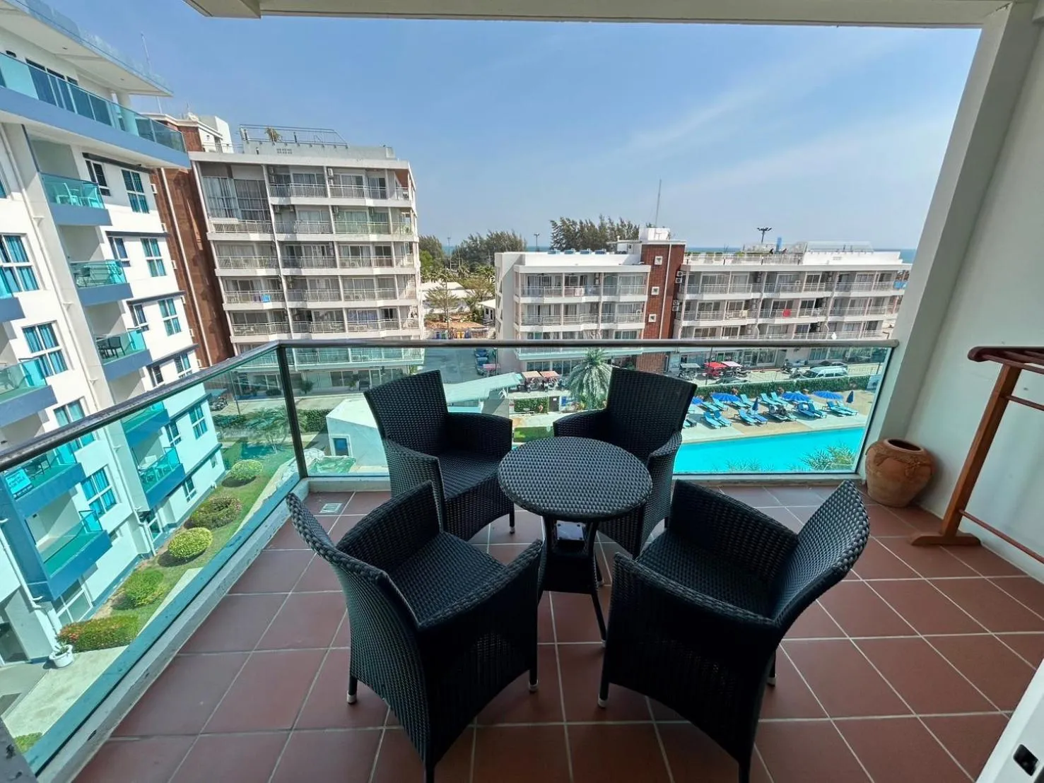 GrandBlue Resort & Beachclub