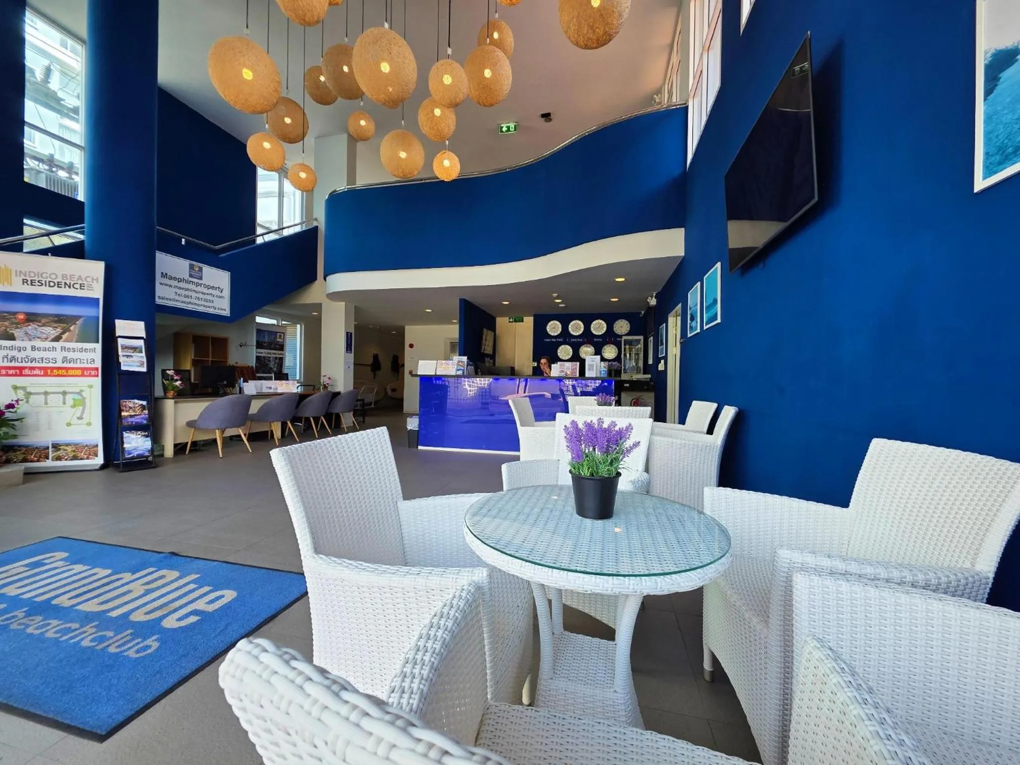 Lobby or reception in GrandBlue Resort & Beachclub